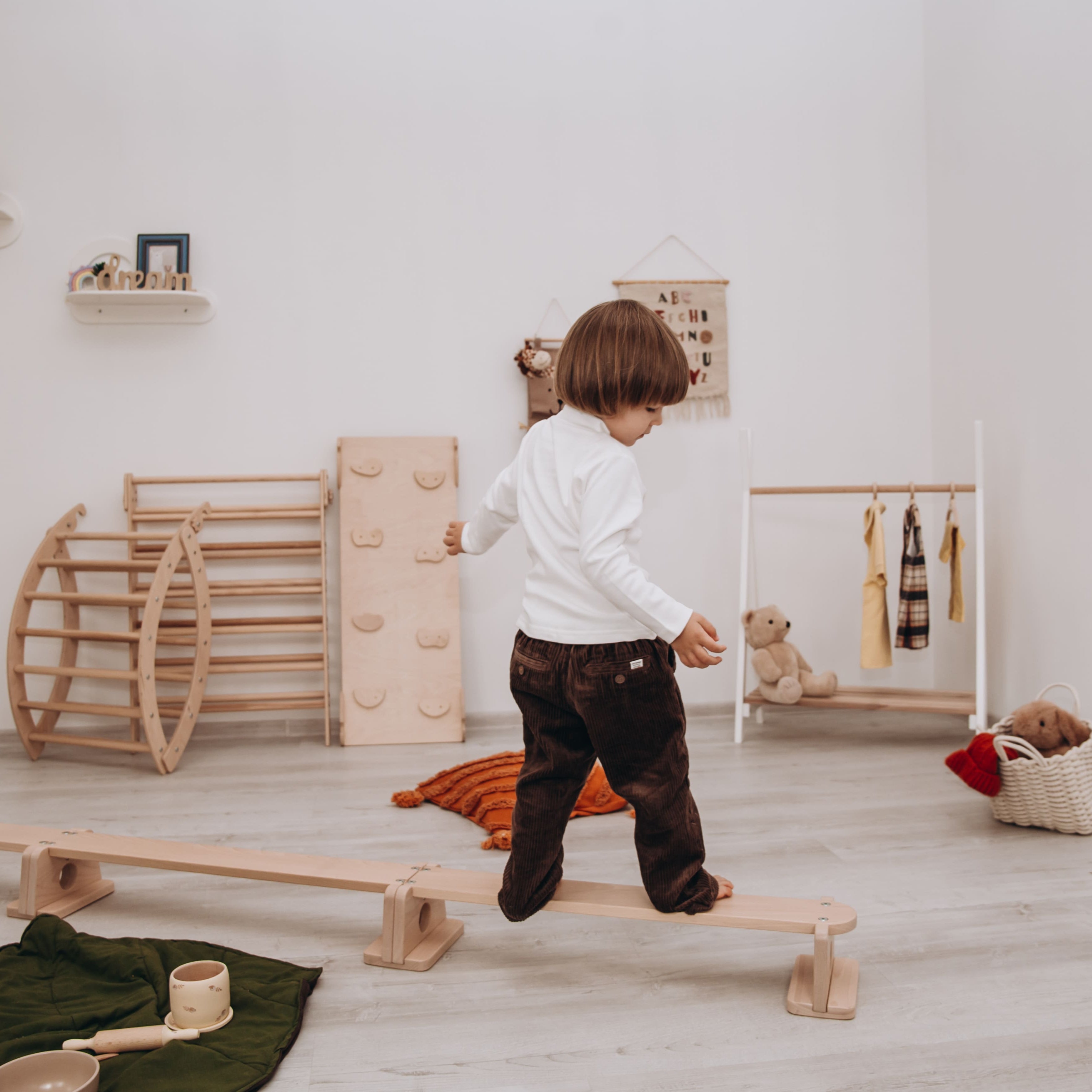Kids Balance Beam - Non-Slip Gymnastics Training Equipment for Toddlers & Children - Perfect for Indoor/Outdoor Play, Yoga, and Motor Skill Development
