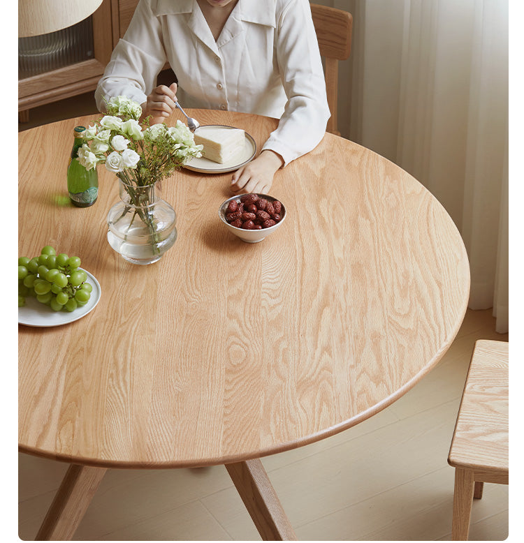 Solid Oak Wood Round Dining Table - 42 Inch Farmhouse Kitchen Table for 6 - Perfect for Family Gatherings & Dinner Parties