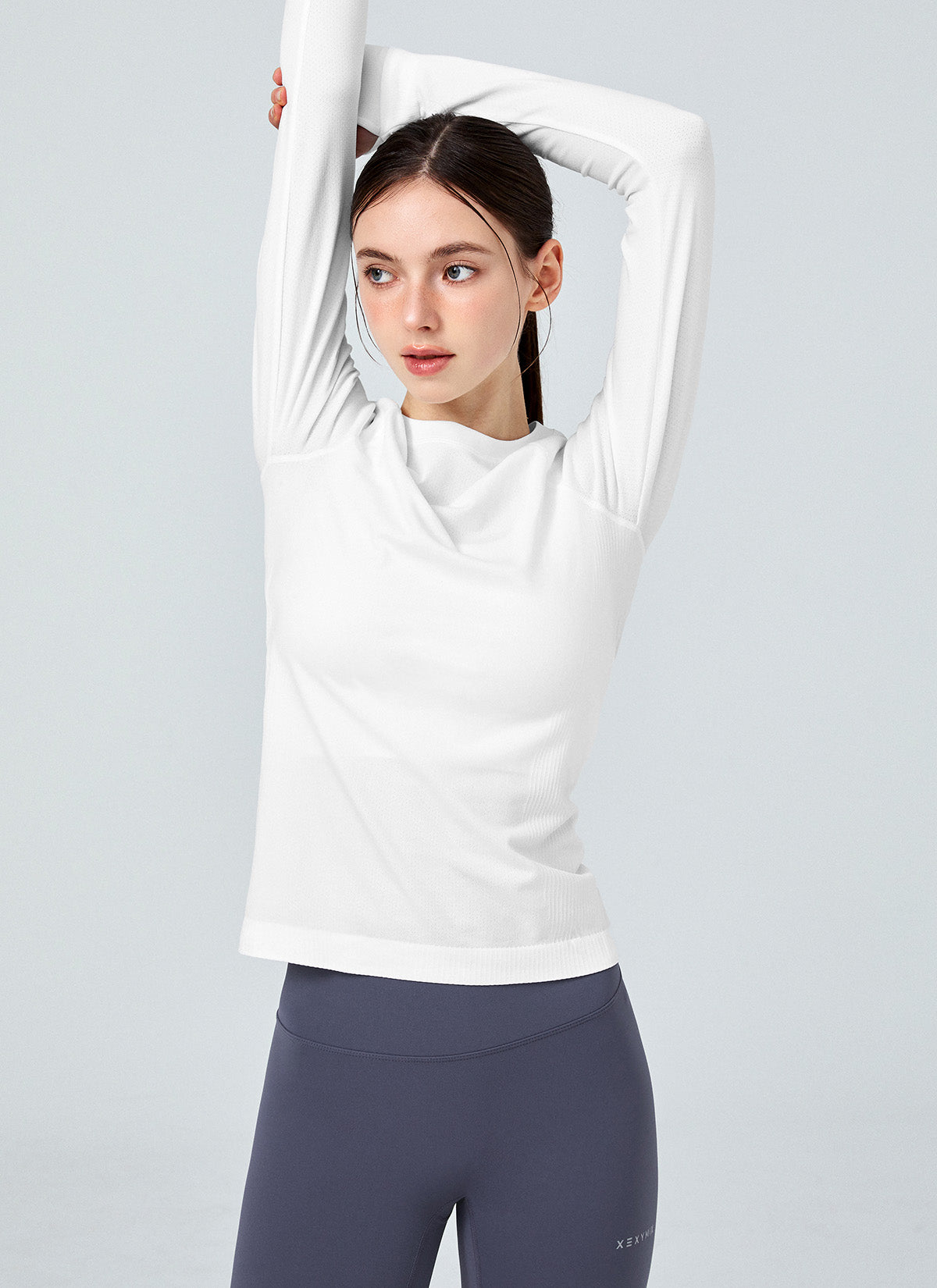Breathable Mesh Seamless Long Sleeve Shirt with Finger Hole Design - Perfect for Yoga, Workouts & Outdoor Activities
