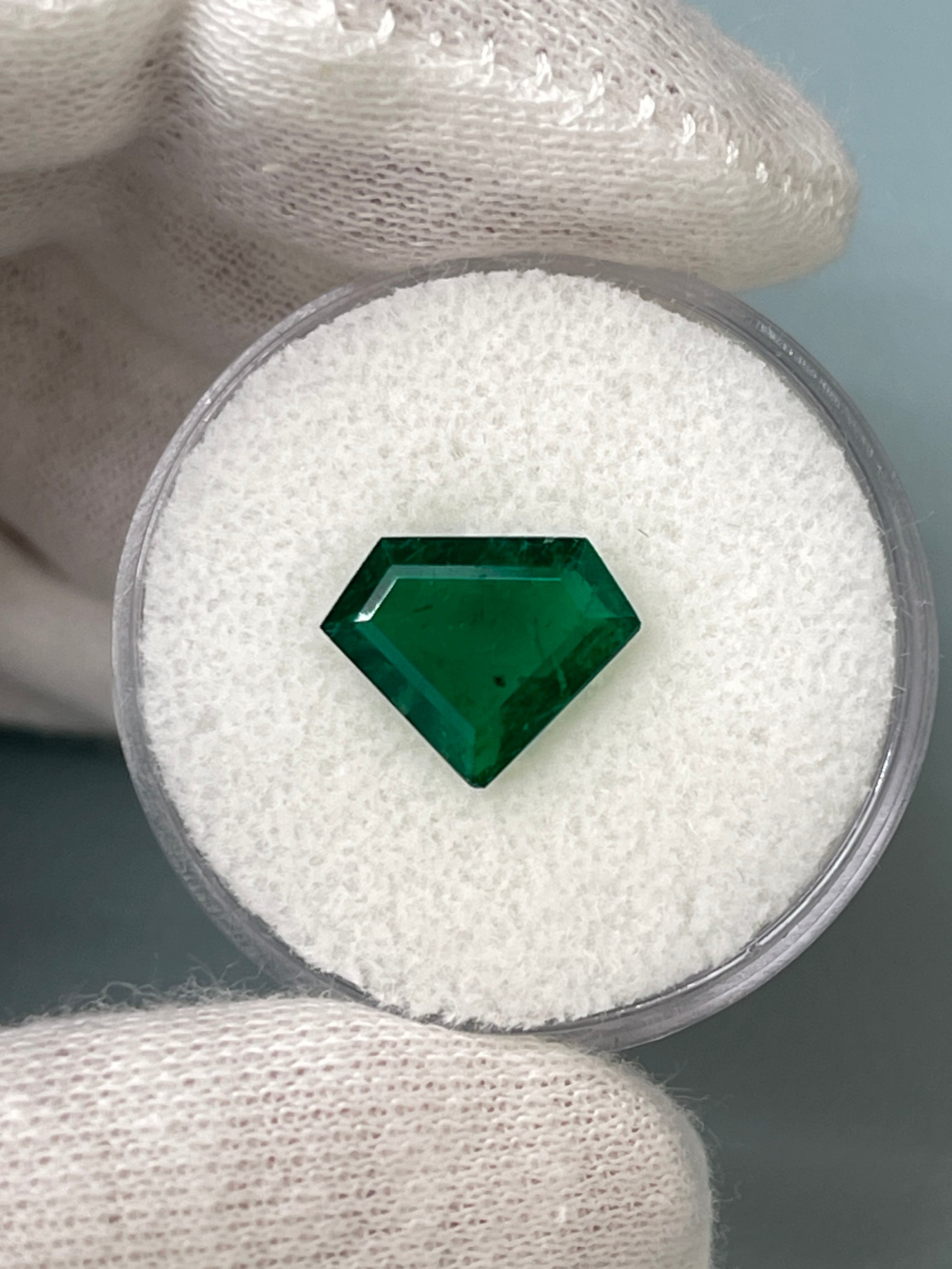 1.68 Carat AAA+ Muzo Fancy Shield Cut Natural Loose Colombian Emerald Gemstone for Jewelry Making, Engagement Rings & Luxury Gifts - Rare Collector's Stone