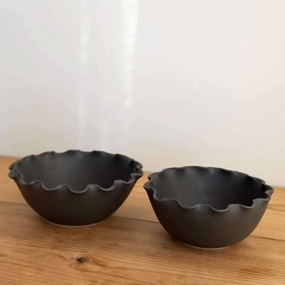 Premium Black Ceramic Wave Bowl - Elegant Serving Dish for Salads, Snacks & Desserts - Perfect for Dinner Parties & Home Decor
