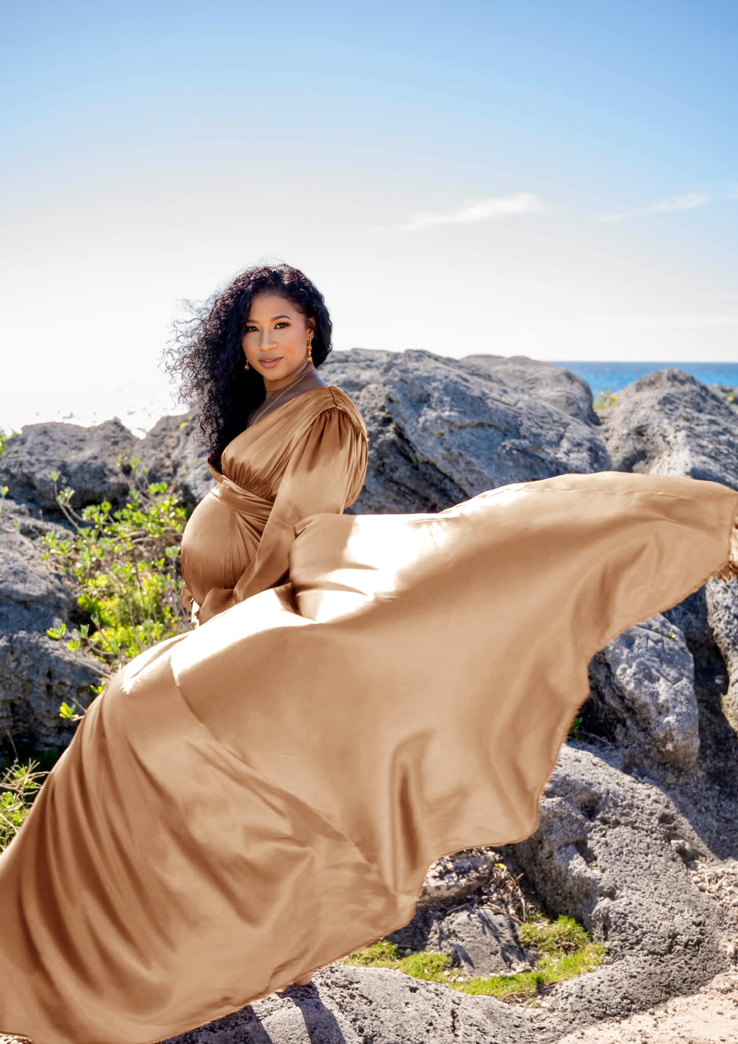 Elegant Long Sleeve Maternity Maxi Dress with Side Slits for Photoshoots - Perfect for Baby Showers, Pregnancy Announcements & Professional Maternity Photography Sessions