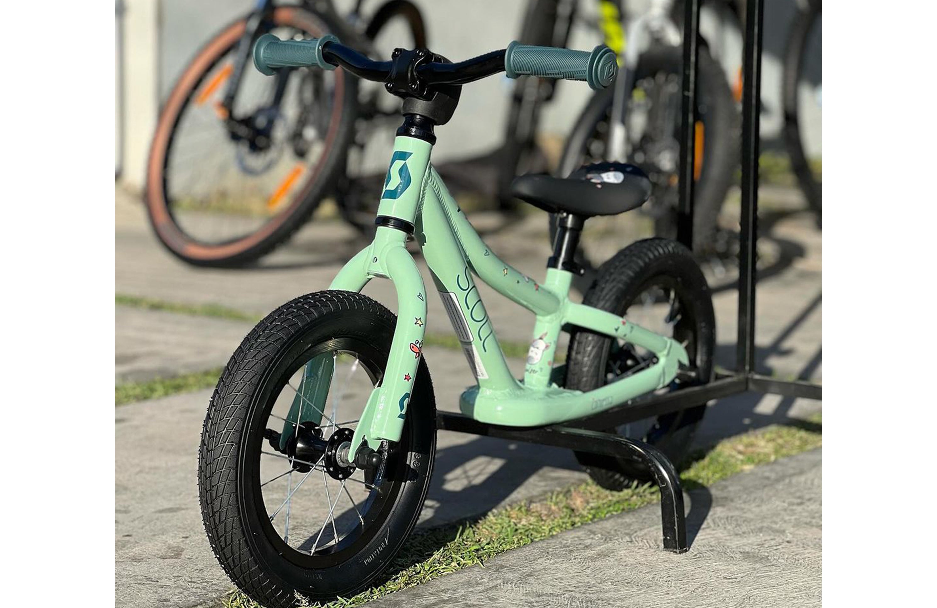 Scott Contessa Walker Bike - Women's Mountain Bike for Trail Riding & Commuting | Lightweight Aluminum Frame, 24-Speed Gears, Disc Brakes | Perfect for Outdoor Adventures & Daily Commutes