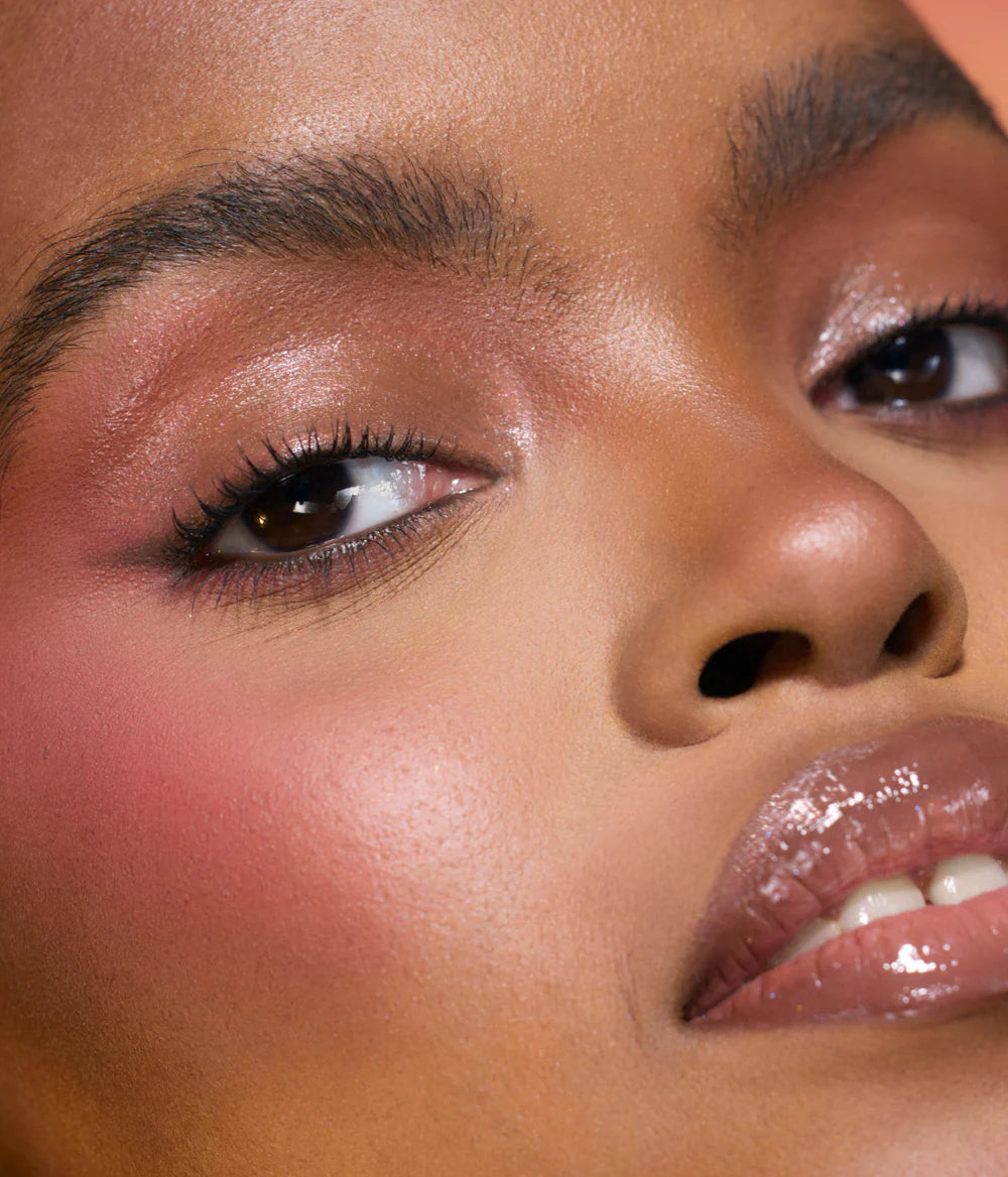 R.E.M. Beauty Satin Matte Blush - Long-Lasting & Buildable Powder Blush for Cheeks | Natural Flush for Day & Night Makeup Looks