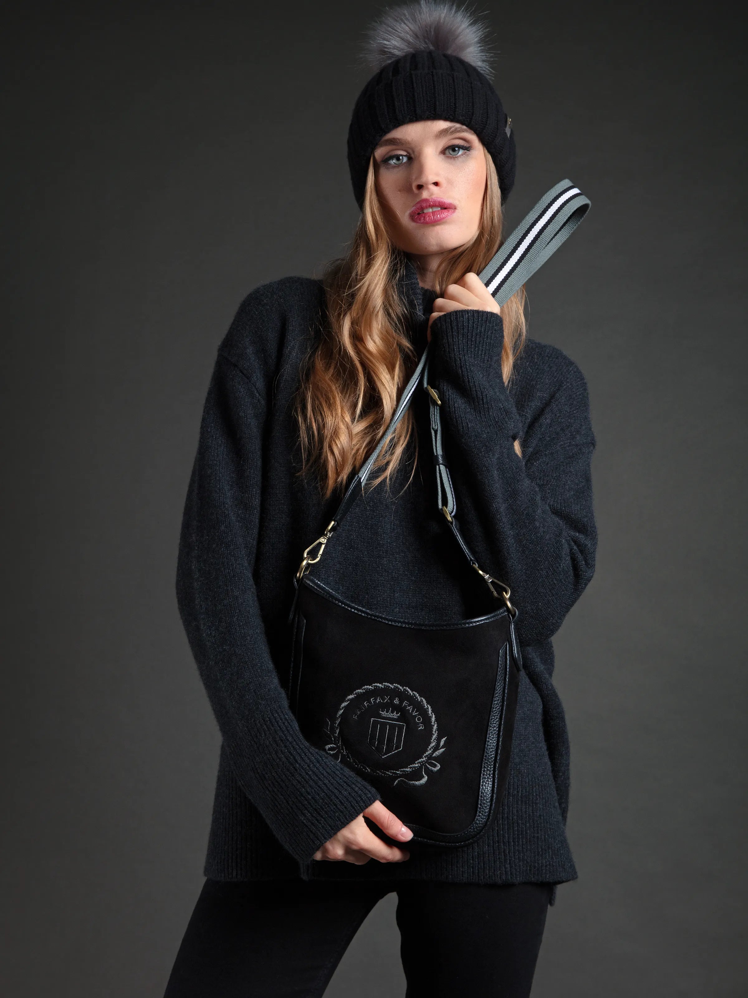 Premium Richmond Messenger Bag for Men & Women - Stylish & Durable Black Crossbody Bag - Perfect for Work, Travel & Everyday Use