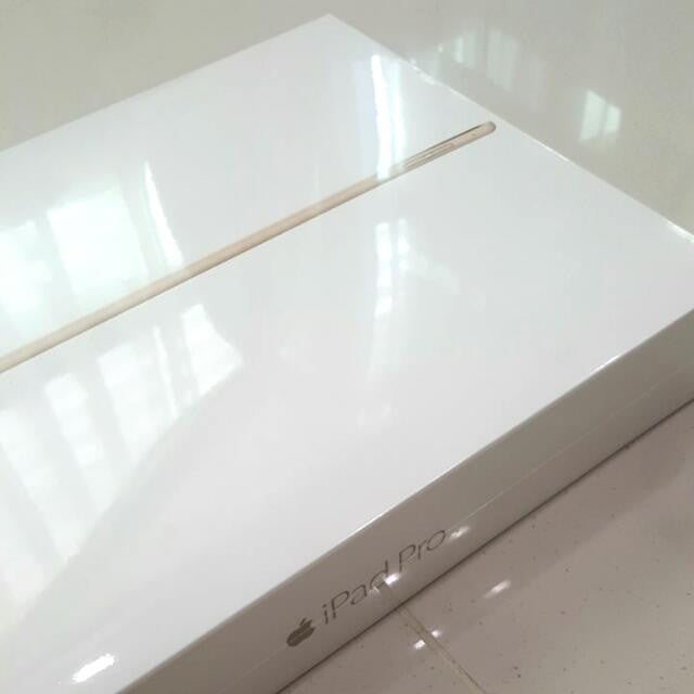 Apple iPad Pro 12.9-inch (32GB, WiFi) - Latest Model Tablet for Work, Study & Entertainment | Slim Design, Liquid Retina Display, Powerful Performance