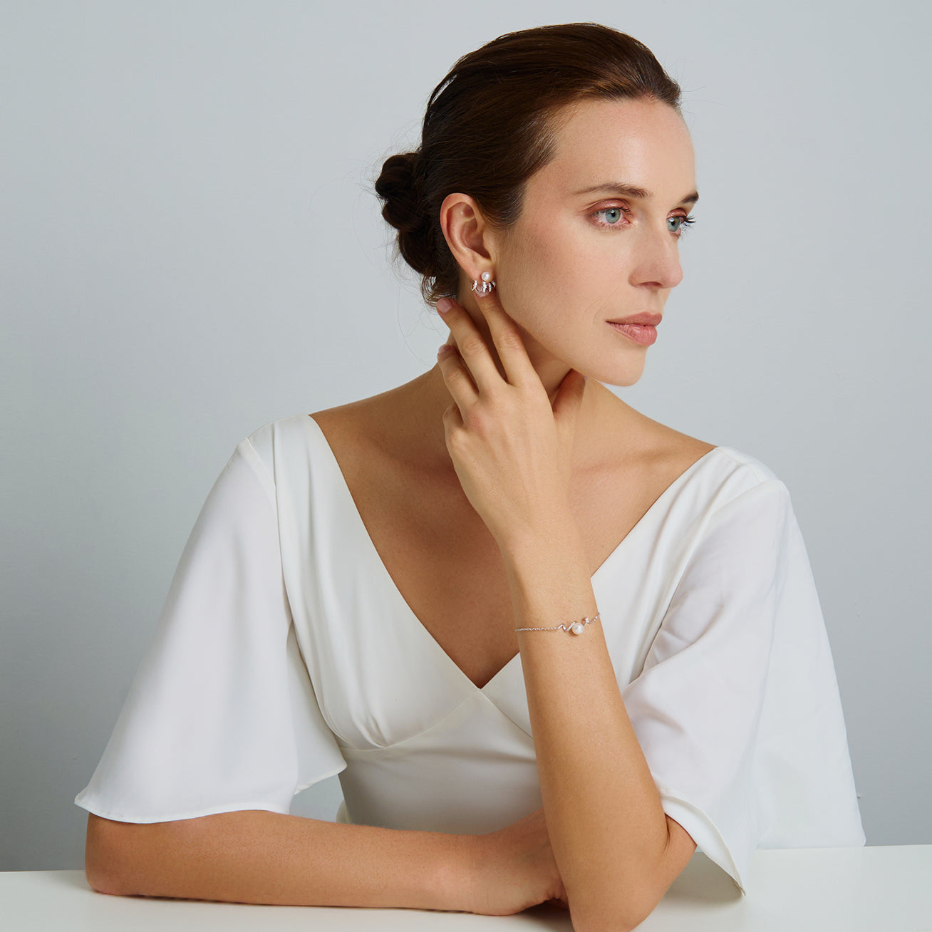 18K Gold Diamond Hanadama Akoya Pearl Bracelet for Women - Premium Japanese Cultured Pearl Jewelry Gift (KB00047) | Perfect for Weddings, Anniversaries & Special Occasions