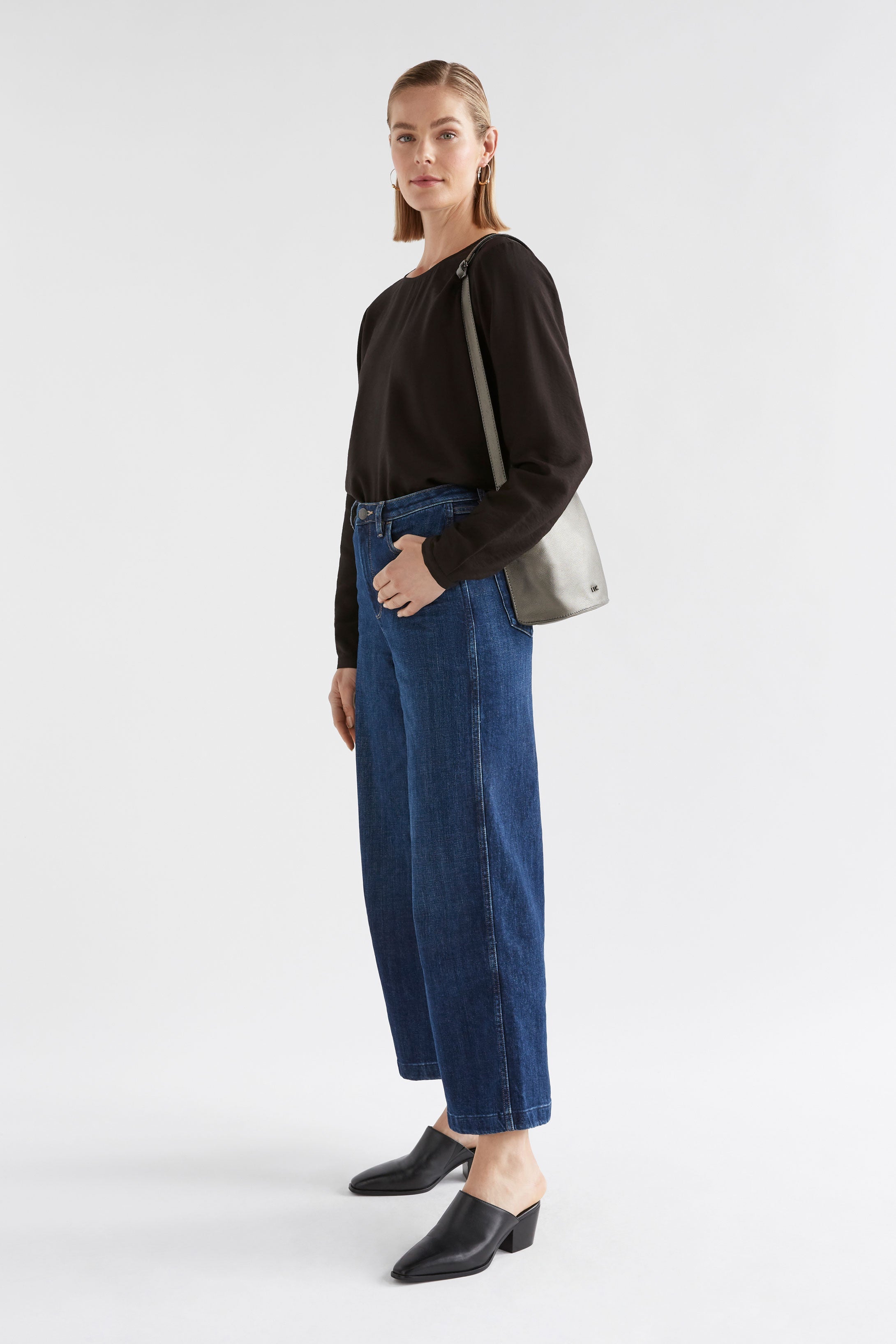 Frede Crossbody Bag for Women - Stylish & Lightweight Shoulder Purse - Perfect for Travel, Shopping, and Everyday Use
