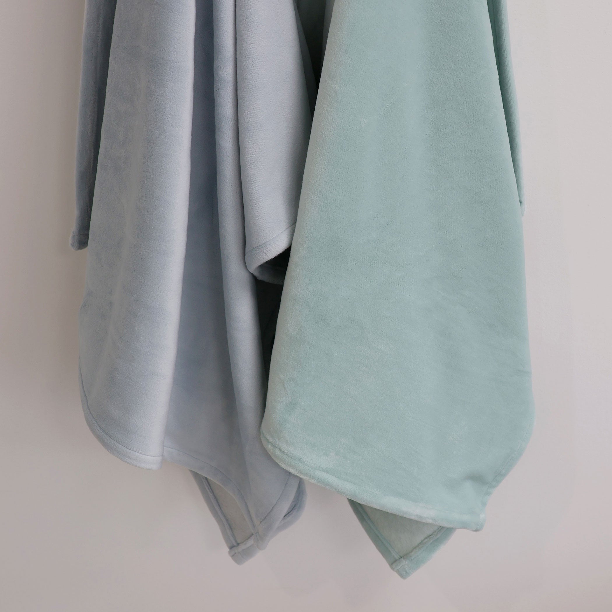 Nordic 2-Pack Stretchy Velour Cuddle Blankets - Sky Blue & Mint Green | Ultra Soft Throw Blankets for Couples, Sofa & Bed | Perfect for Winter Snuggling, Movie Nights & Gift Giving