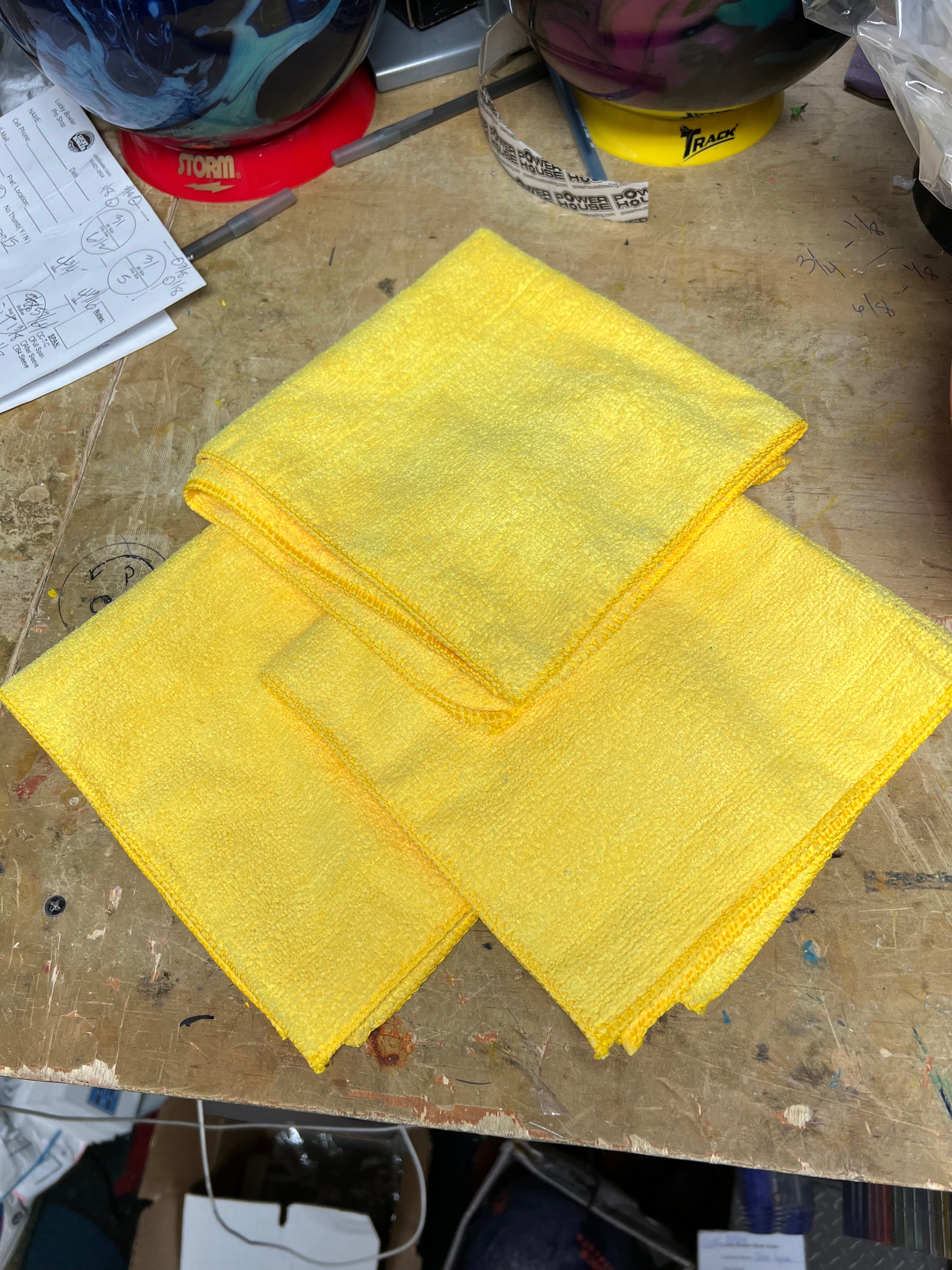 Premium Microfiber Cleaning Towels - Super Absorbent, Lint-Free, Quick Dry for Cars, Kitchen, Gym & Glass Cleaning (Pack of 3) - Ideal for Auto Detailing, Dish Drying & Household Cleaning