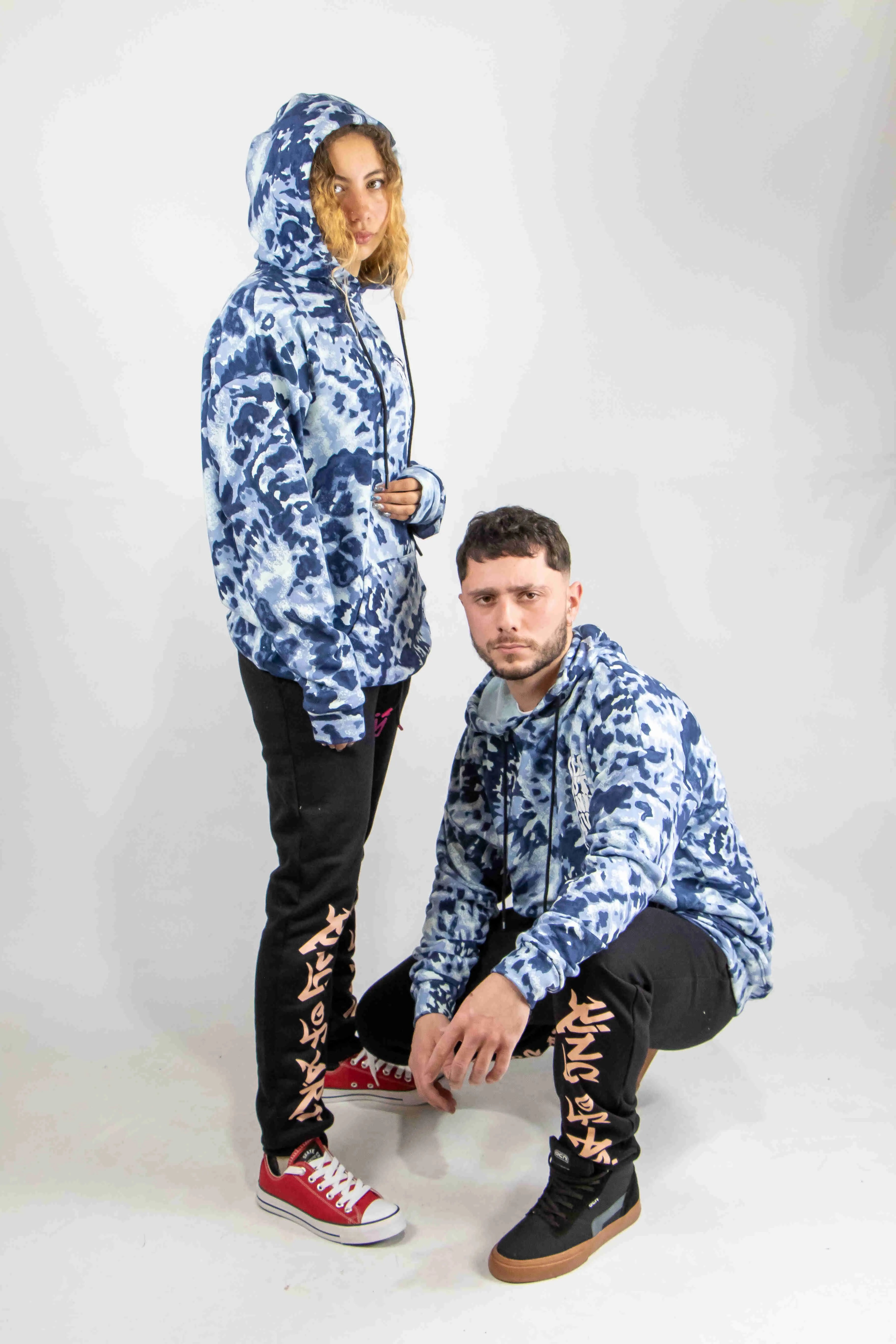 Buzo Ocn Melbourne Batik Azul - Stylish Blue Batik Print Hoodie for Men & Women | Perfect for Casual Wear, Street Fashion, and Everyday Comfort