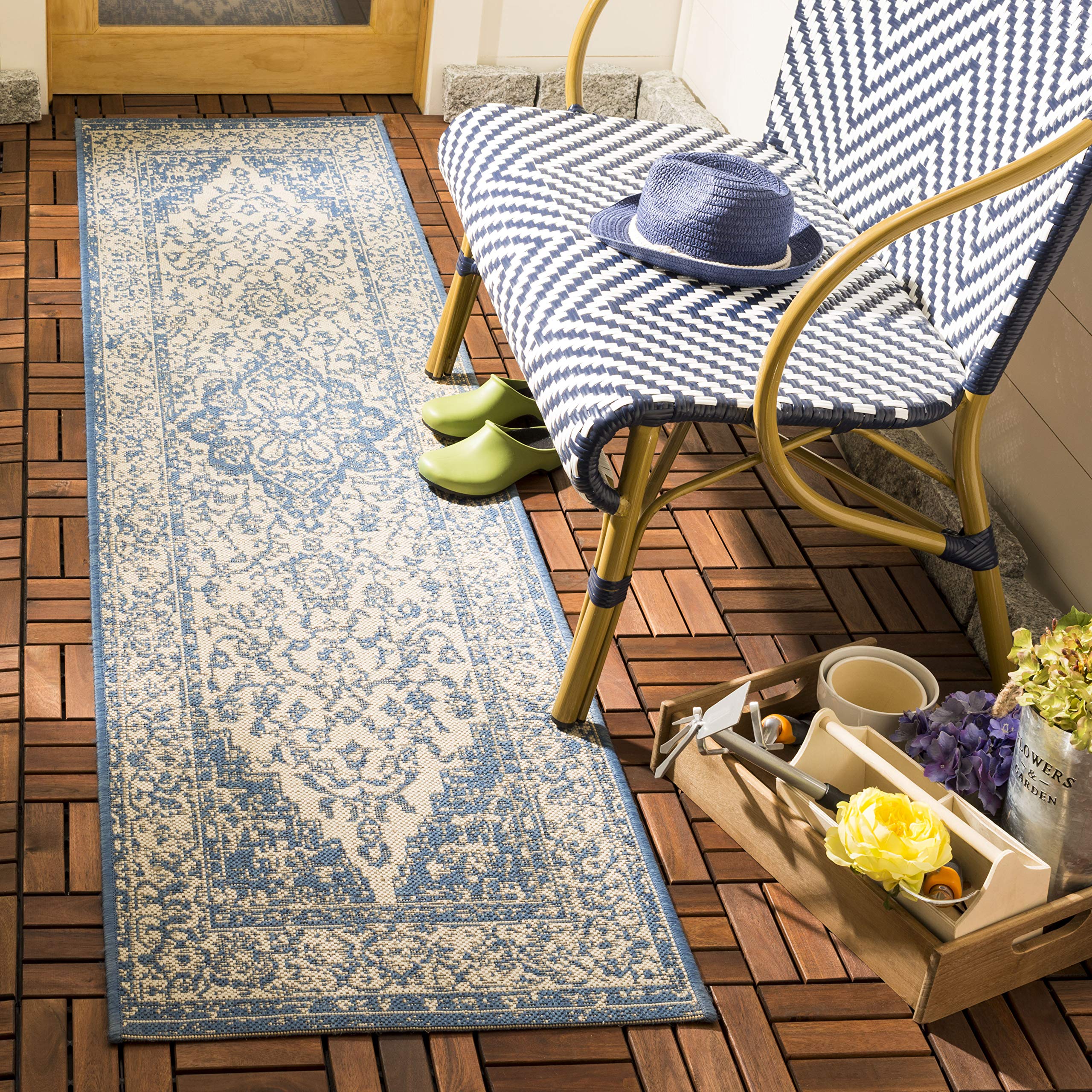 SAFAVIEH Beach House Collection 2'2