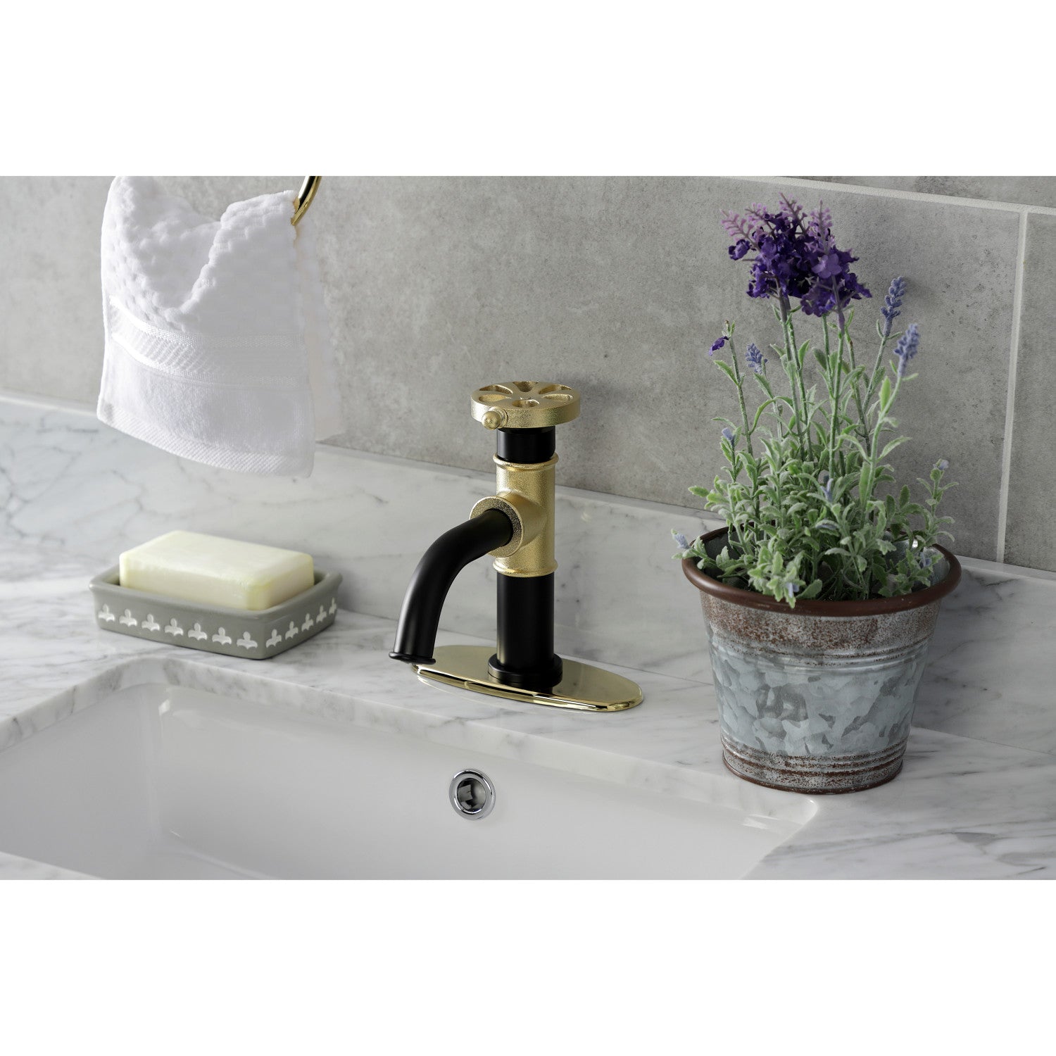 Belknap KSD2822RX Single Handle 1 Hole Bathroom Sink Faucet with Deck Plate & Push Pop-Up Drain - Matte Black/Polished Brass Finish - Perfect for Modern Bathrooms & Powder Rooms