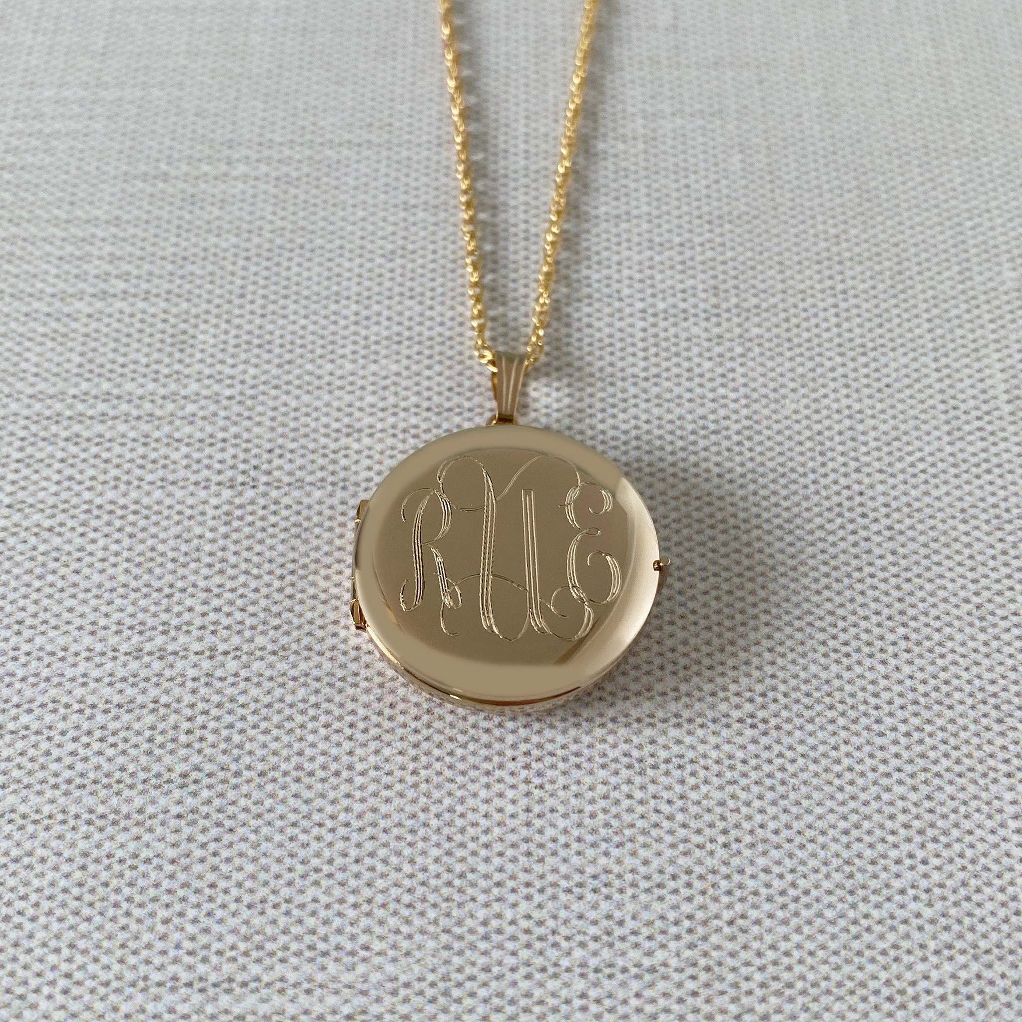 14K Gold Filled 23mm Round 4 Photo Locket Necklace - Personalized Keepsake Pendant for Loved Ones | Perfect for Anniversaries, Weddings & Memorial Gifts