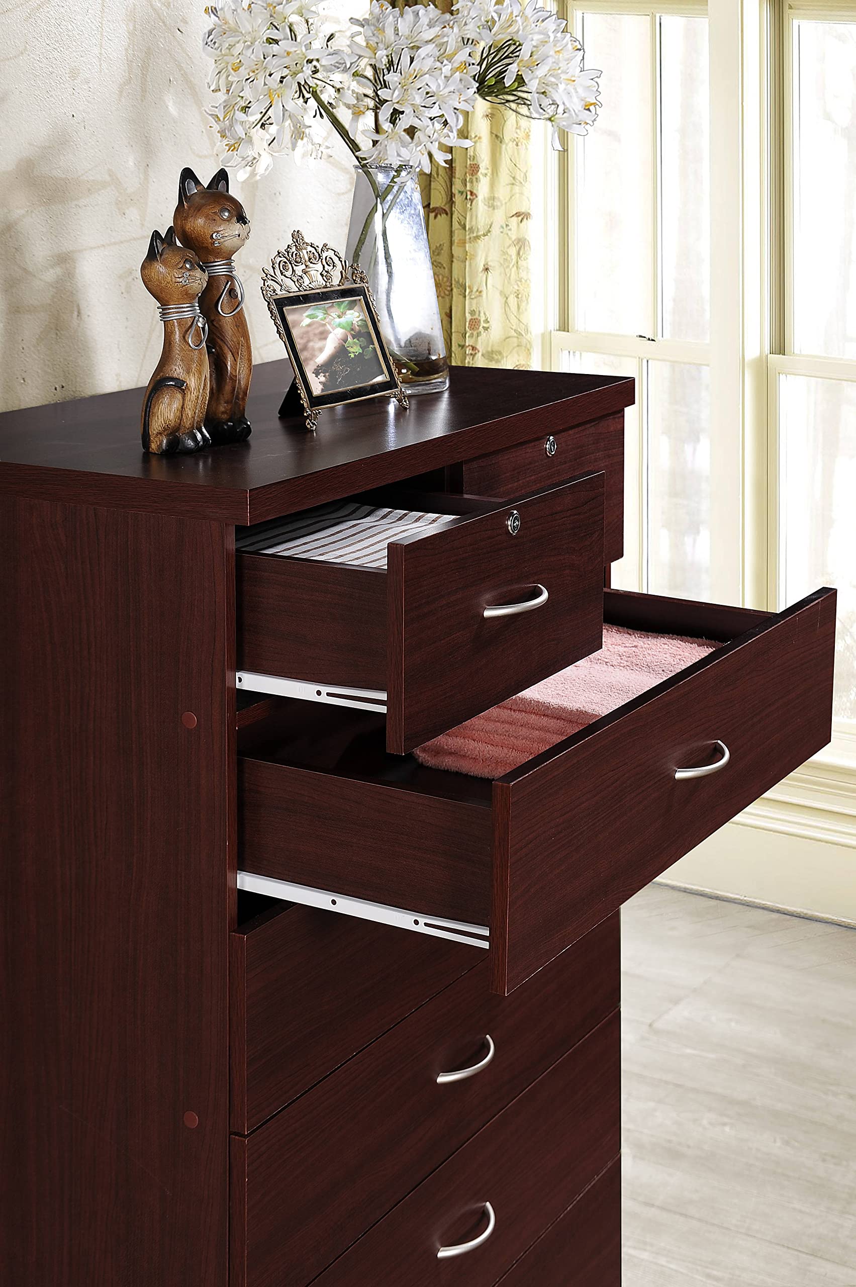HODEDAH 7-Drawer Wooden Dresser for Bedroom - 31.5 Inch Wide Chest of Drawers with 2 Locking Top Drawers - Mahogany Storage Organizer for Clothes, Bedroom Furniture - Perfect for Master Bedroom, Guest Room & Dorm Organization