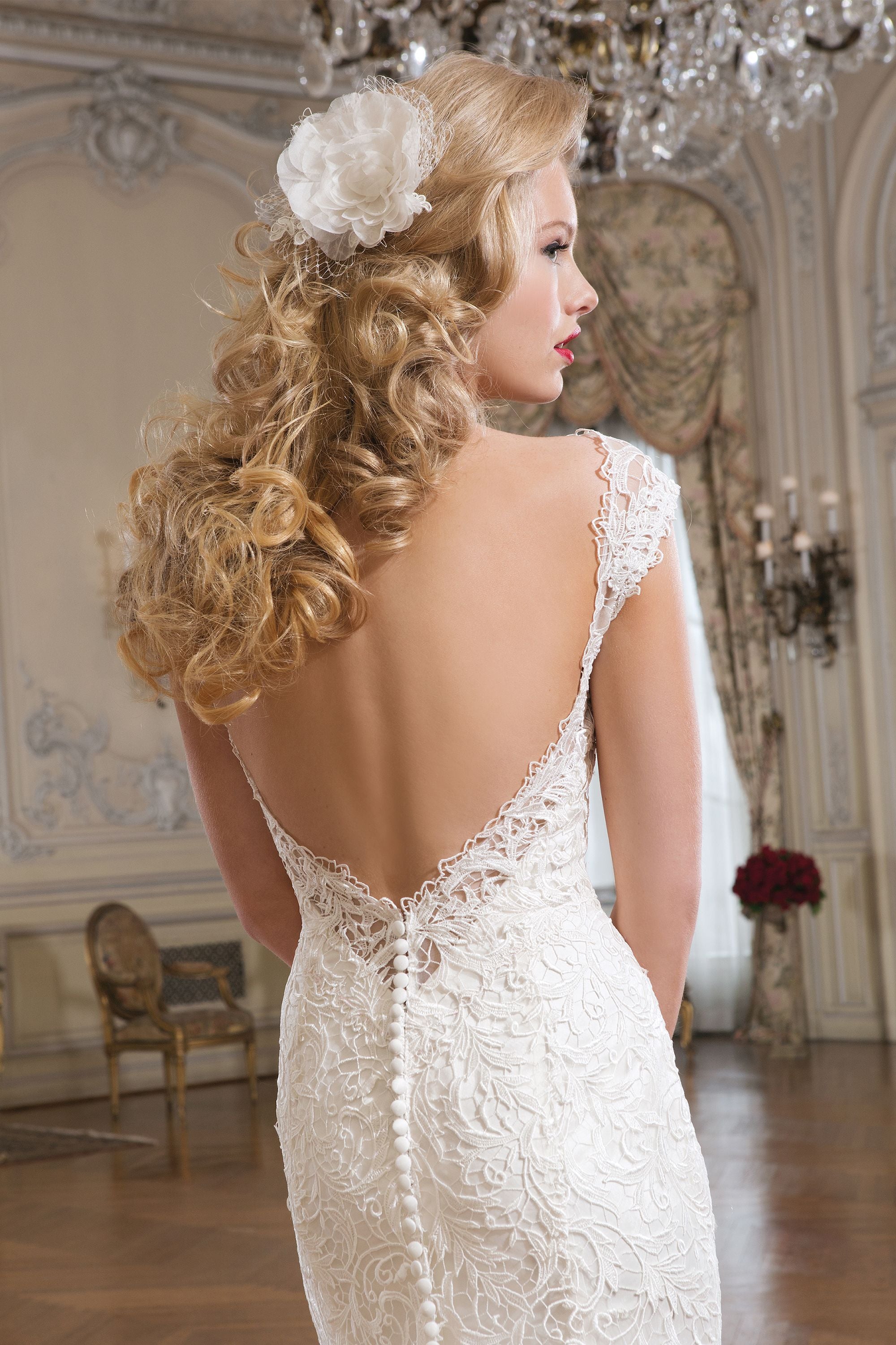 Justin Alexander 8761 Sample Gown - Elegant Wedding Dress for Brides | Perfect for Church Ceremonies, Beach Weddings & Formal Receptions