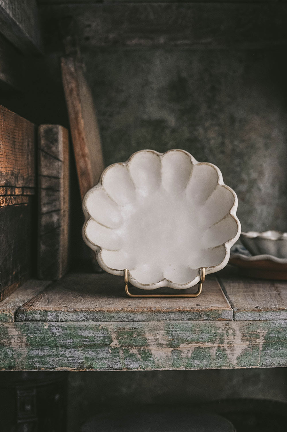 Elegant Ceramic Petal Plate Set - Decorative Floral Dinner Plates for Home, Restaurant & Party Use - Perfect for Serving Appetizers, Desserts & Special Occasions