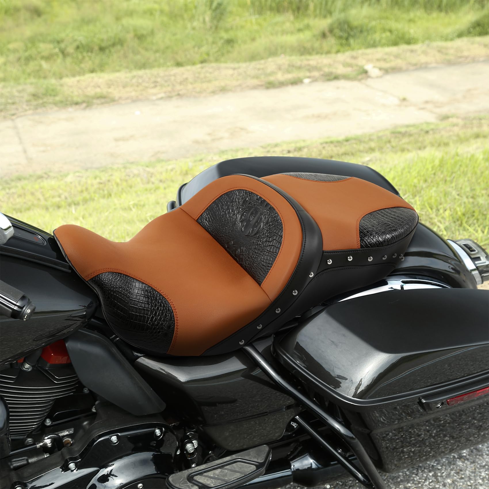 Two-Up One-Piece Rider Passenger Super Reach Seat for Harley Touring Road King, Street Glide, Road Glide (2009-2023) & Electra Glide, Tri Glide, Ultra Classic (2009-2013) - Comfortable Long-Distance Riding for Couples