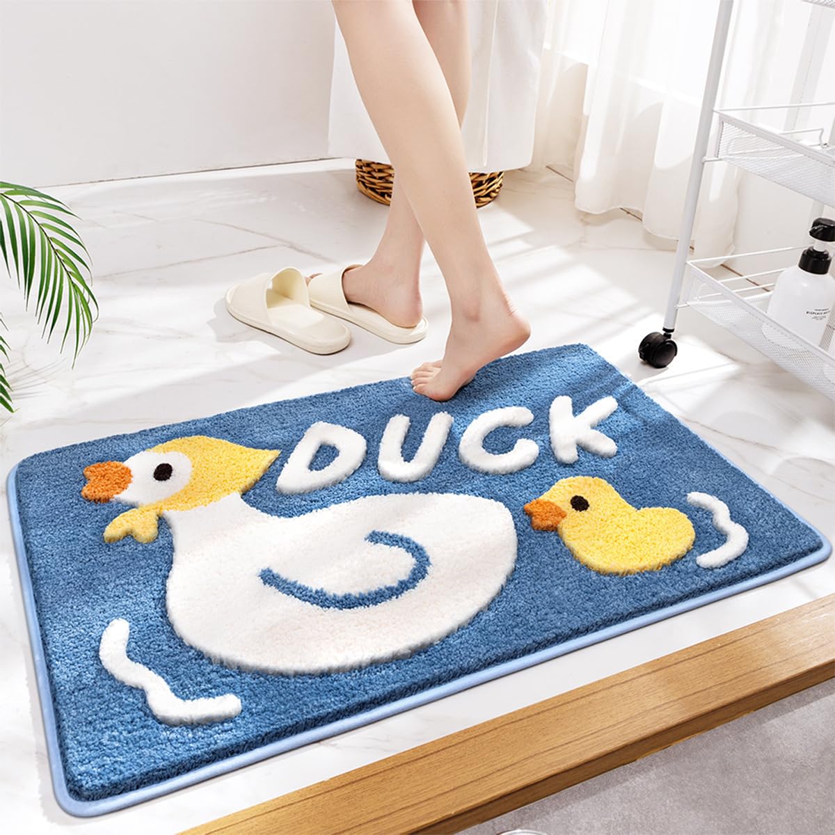 Funny Duck Bath Mat - Soft Microfiber Plush Non-Slip Bathroom Rug, Washable & Water Absorbent, 19.6