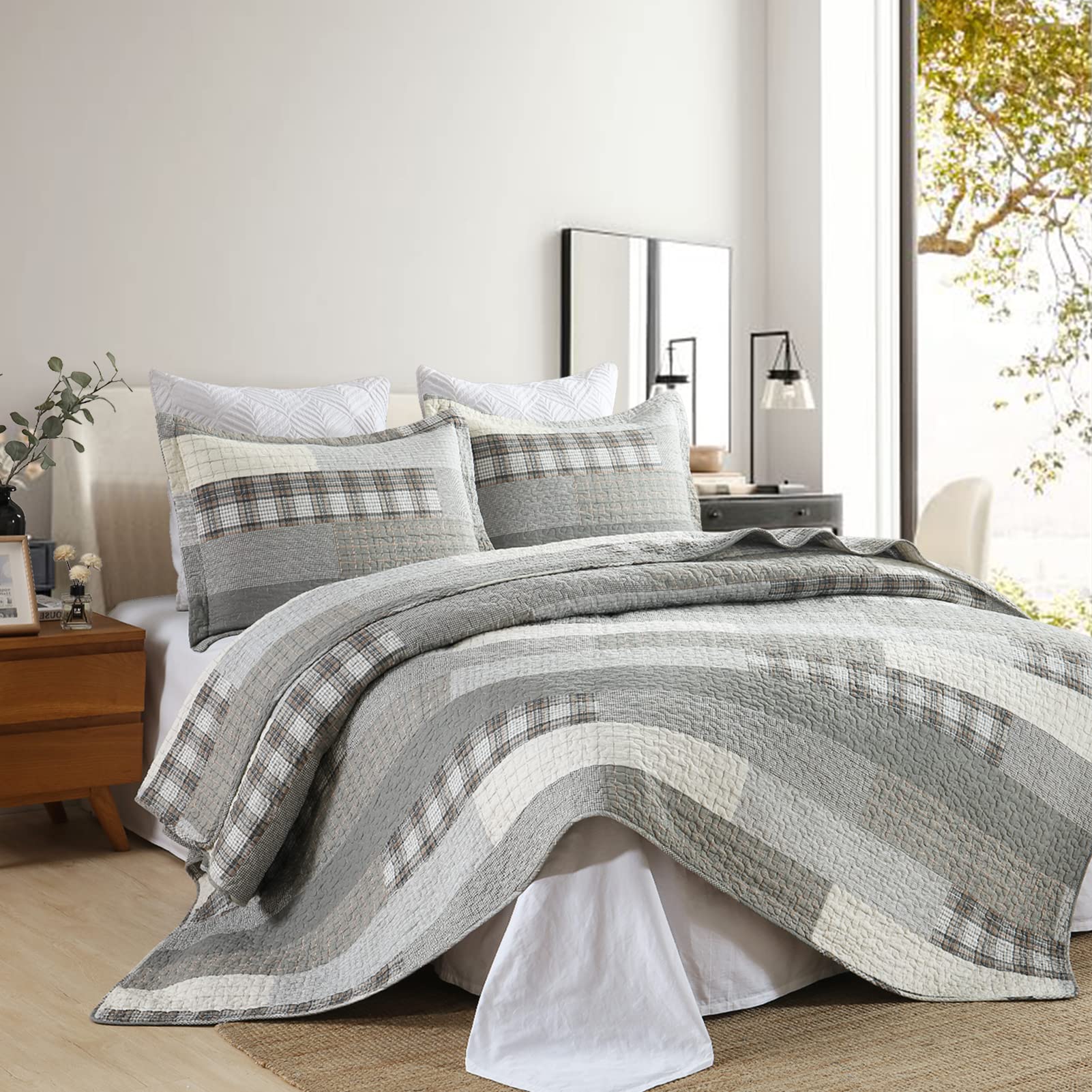 SahSahCasa 100% Cotton Queen Size Quilt Set - Reversible Patchwork Lightweight Plaid Bedspread (3-Piece, Grey/Cream) | Farmhouse Style All-Season Bedding for Master Bedroom, Guest Room & Cozy Home Decor