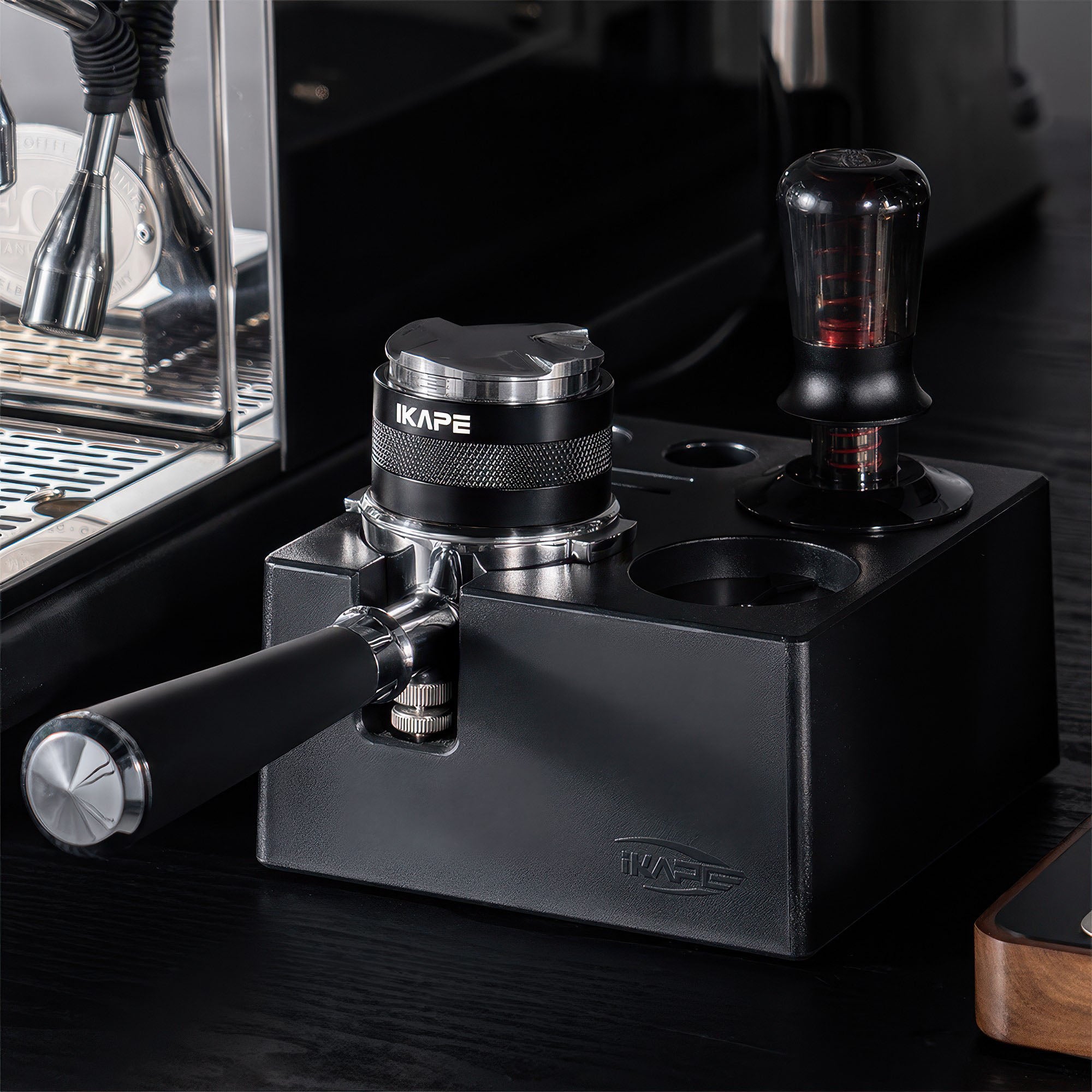 2 in 1 Adjustable Coffee Distributor & Tamper - Professional Espresso Tool for Baristas & Home Brewing - Perfect for Espresso Machine Preparation & Latte Art