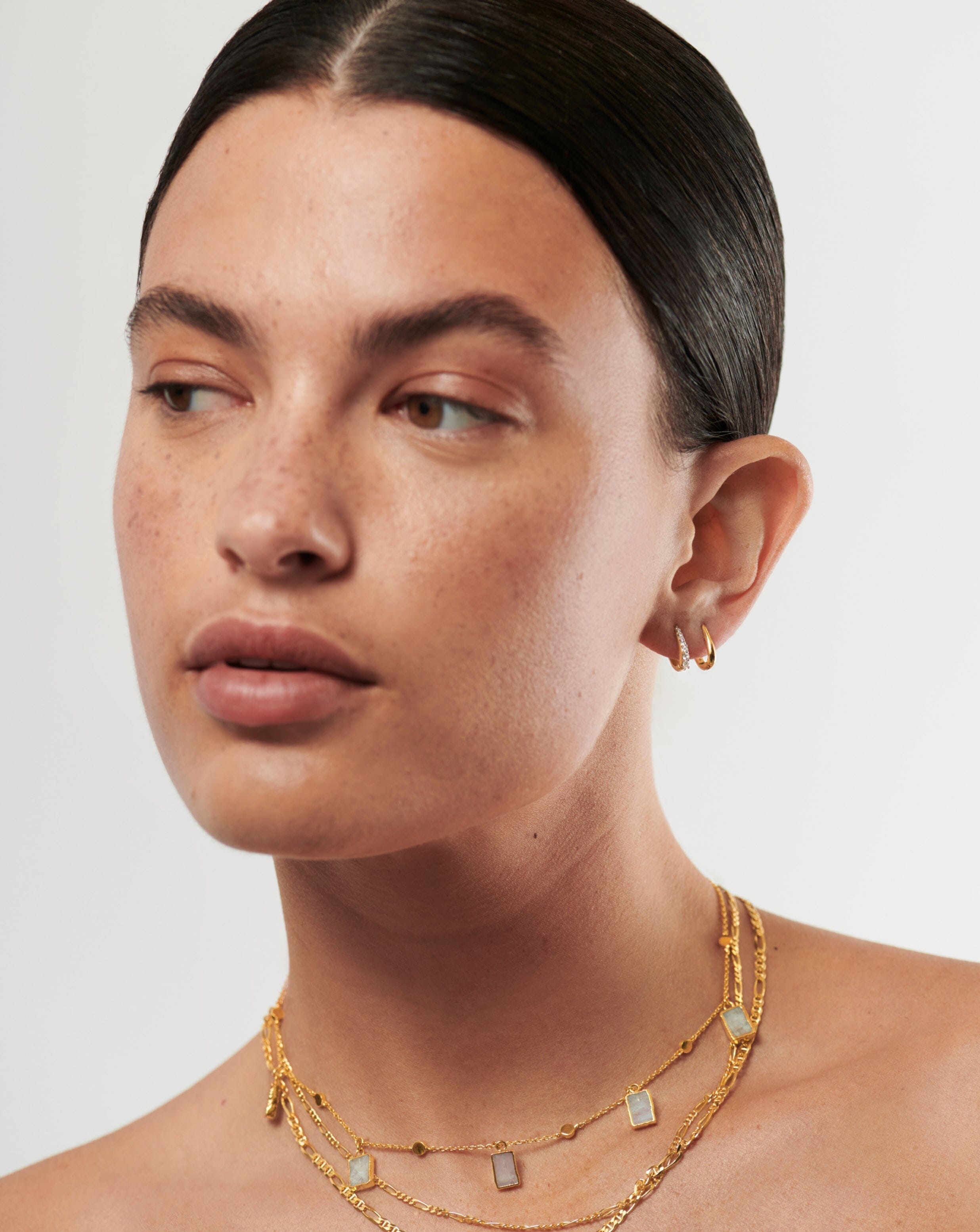 18K Gold Vermeil Claw Huggie Earrings for Women - Elegant Hoop Earrings for Everyday Wear, Parties & Special Occasions