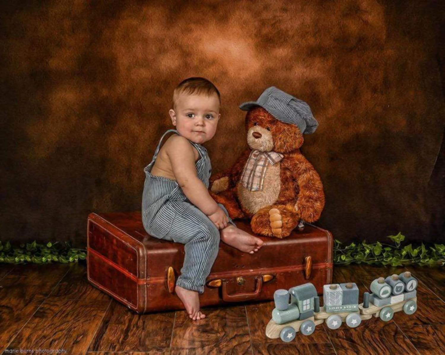 8x8ft Abstract Brown Painted Photography Backdrop - Professional Portrait Background for Studio, Newborn, Maternity & Family Photo Shoots | Durable Vinyl for Photographers
