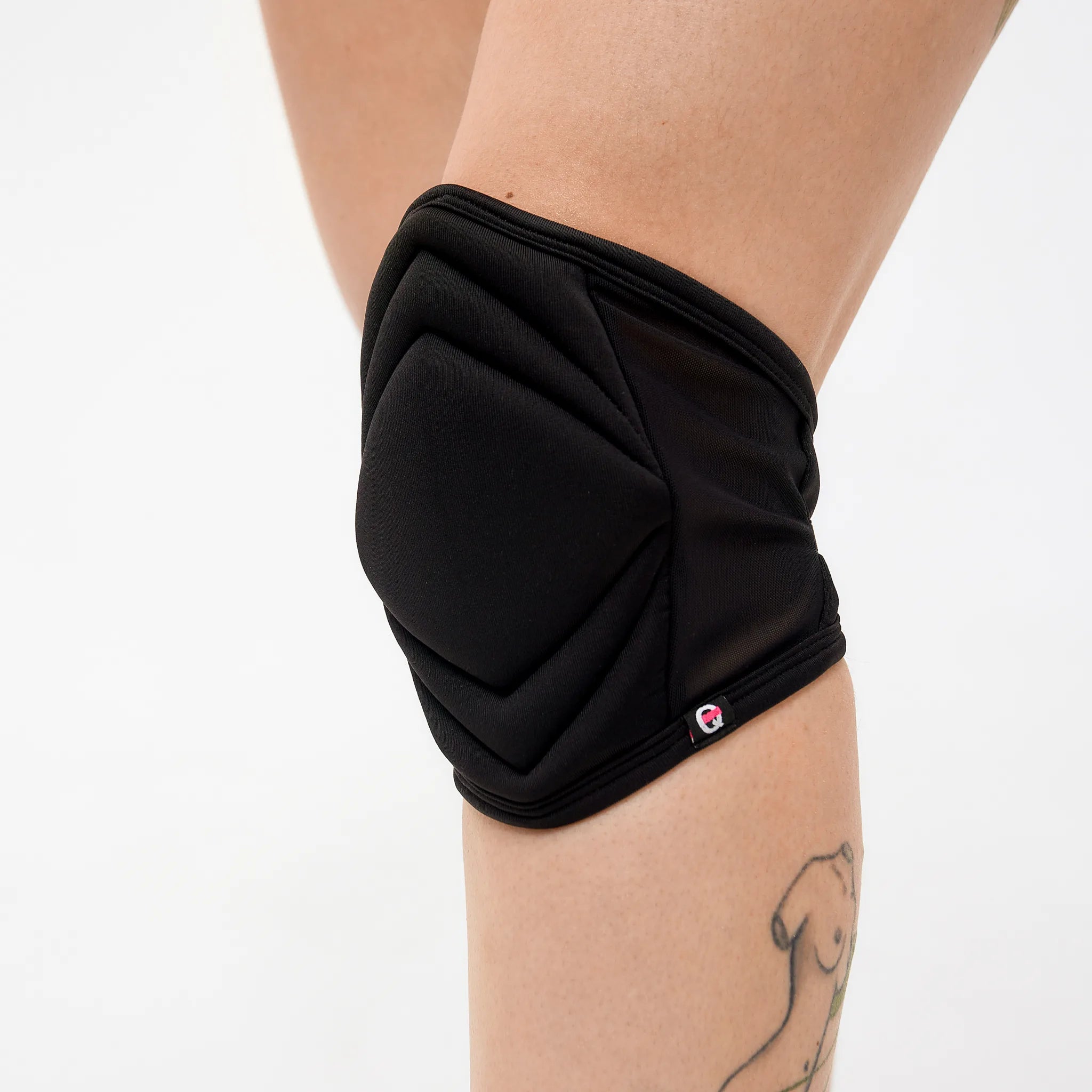 Motiva Black Dance Knee Pads - Professional Knee Protection for Dancers, Cheerleaders & Performers - Perfect for Ballet, Hip Hop, Breakdancing & Gymnastics
