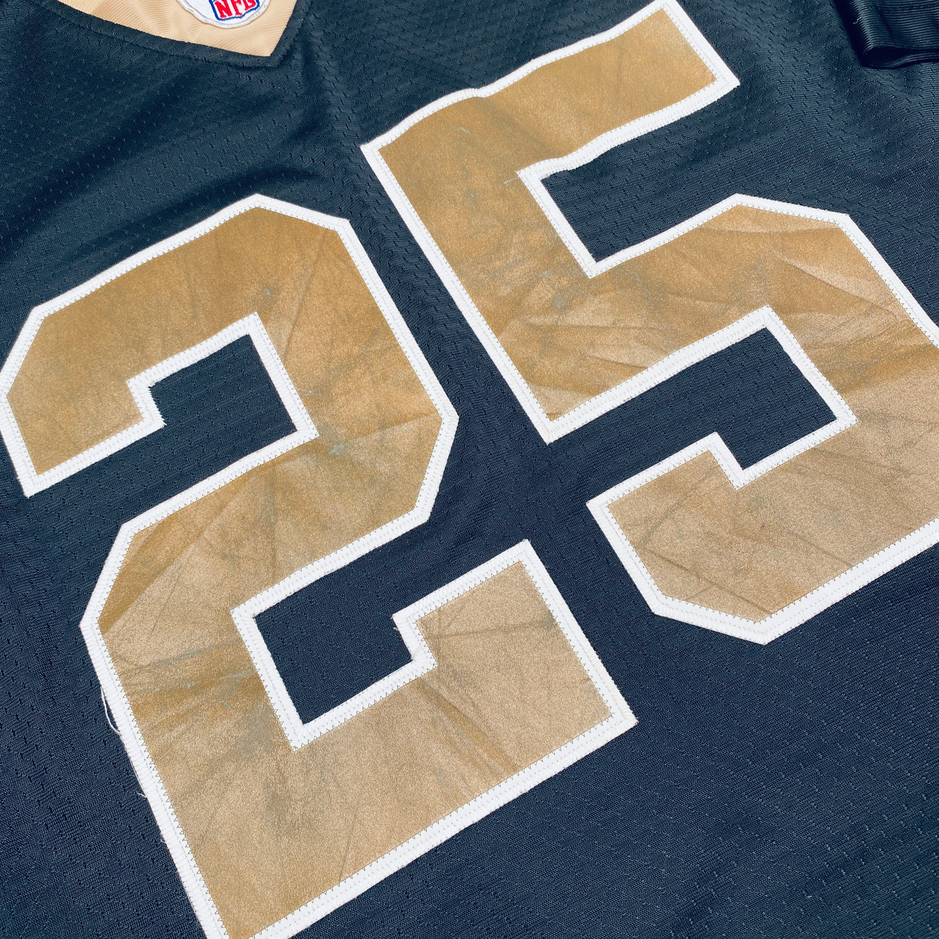 Authentic New Orleans Saints Reggie Bush 2006/07 Rookie Stitched NFL Jersey (Size L/XL) - Perfect for Game Day, Collectibles & Saints Fan Gifts