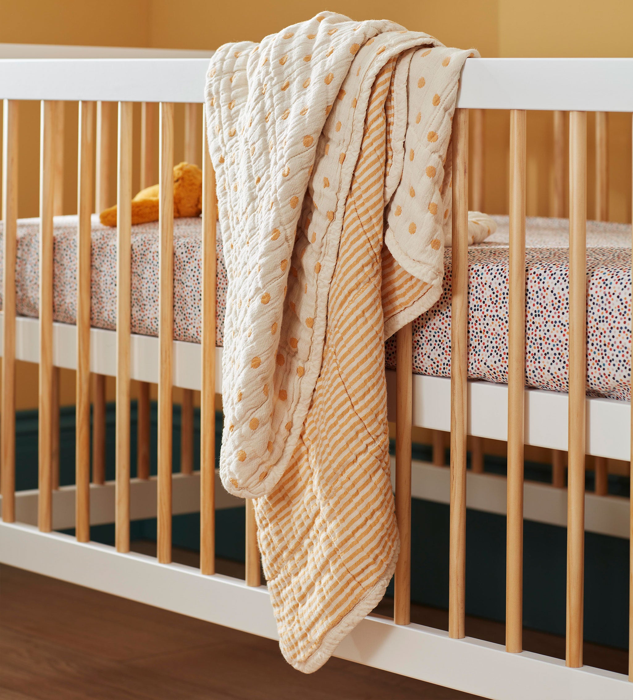 Mustard Spot Little Quinn 100% Cotton Quilted Throw Blanket - Soft & Cozy for Sofa, Bed & Couch - Perfect for Home Decor, Living Room & Nursery
