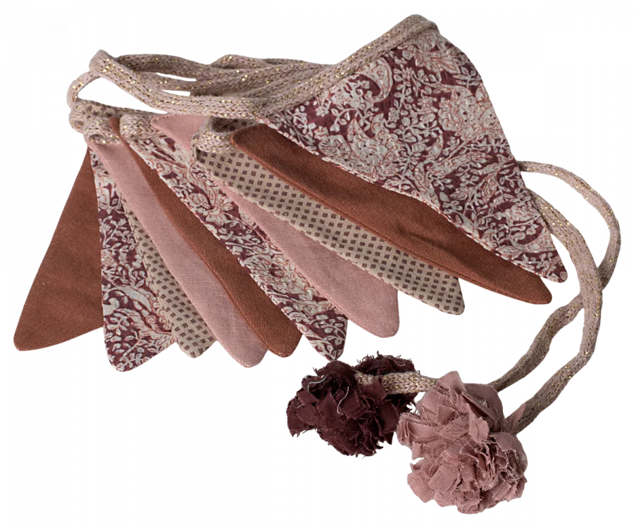 Maileg Garland Rose - Handmade Floral Garland for Home Decor, Nursery, and Party Decorations | Perfect for Weddings, Baby Showers, and Festive Celebrations