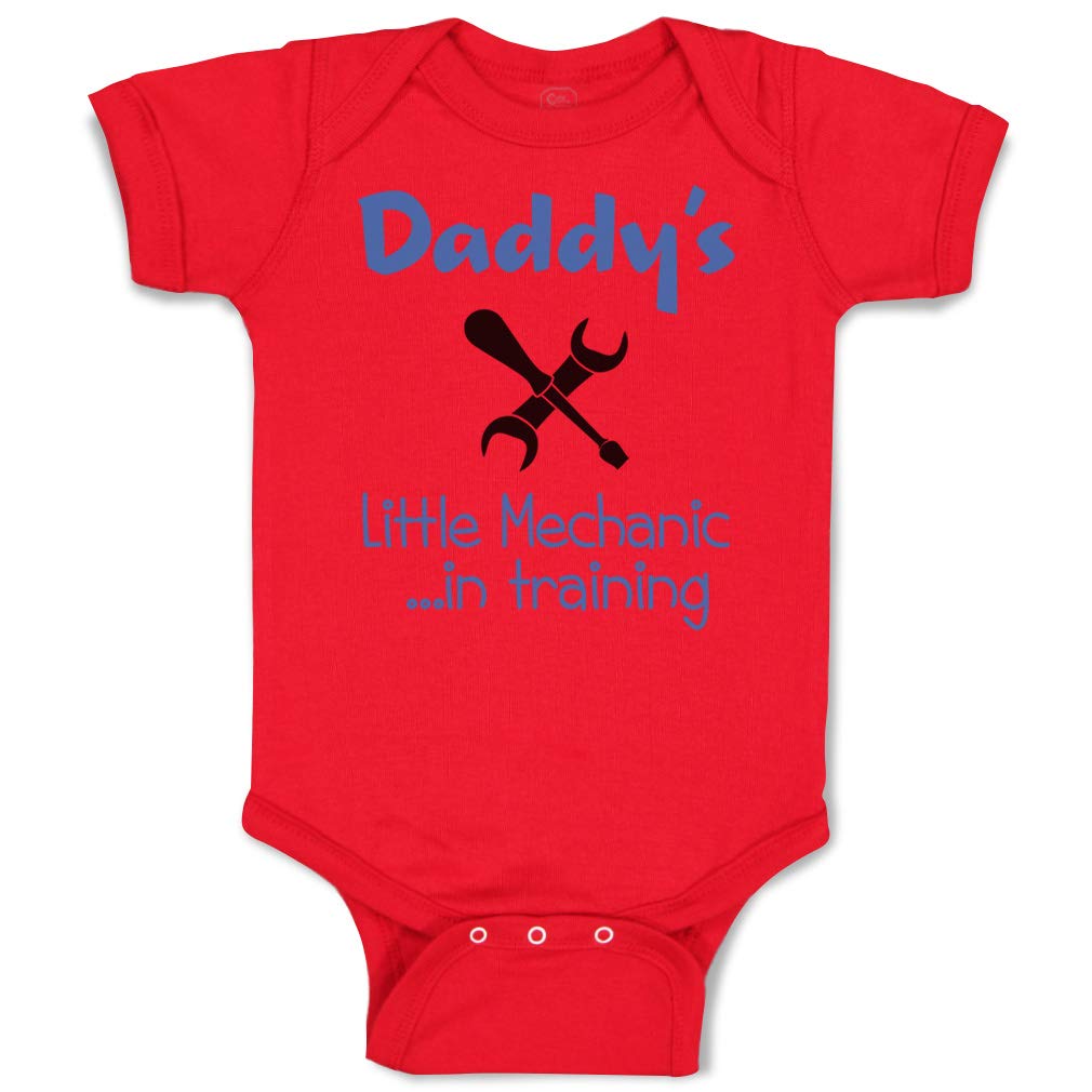 Daddy's Little Mechanic Baby Bodysuit - Funny Red Cotton Onesie for Newborn Boys & Girls | Father's Day Gift, Baby Shower Present | Perfect for Playtime, Family Photos & Special Occasions