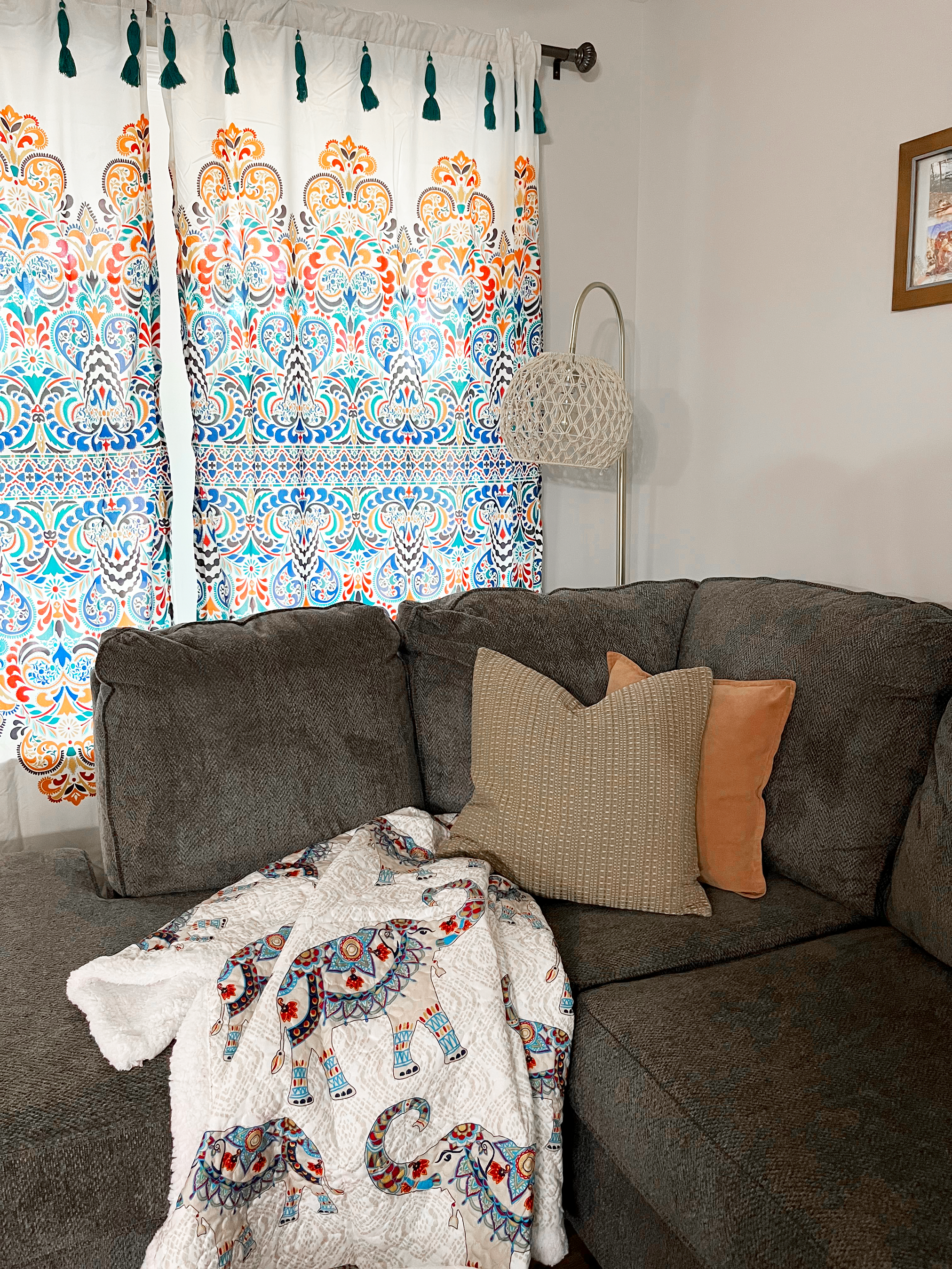 Hati Elephants Sherpa Blanket - Soft & Cozy Flannel Throw for Couch, Bed, and Travel - Perfect for Home Decor, Gifts, and Winter Warmth