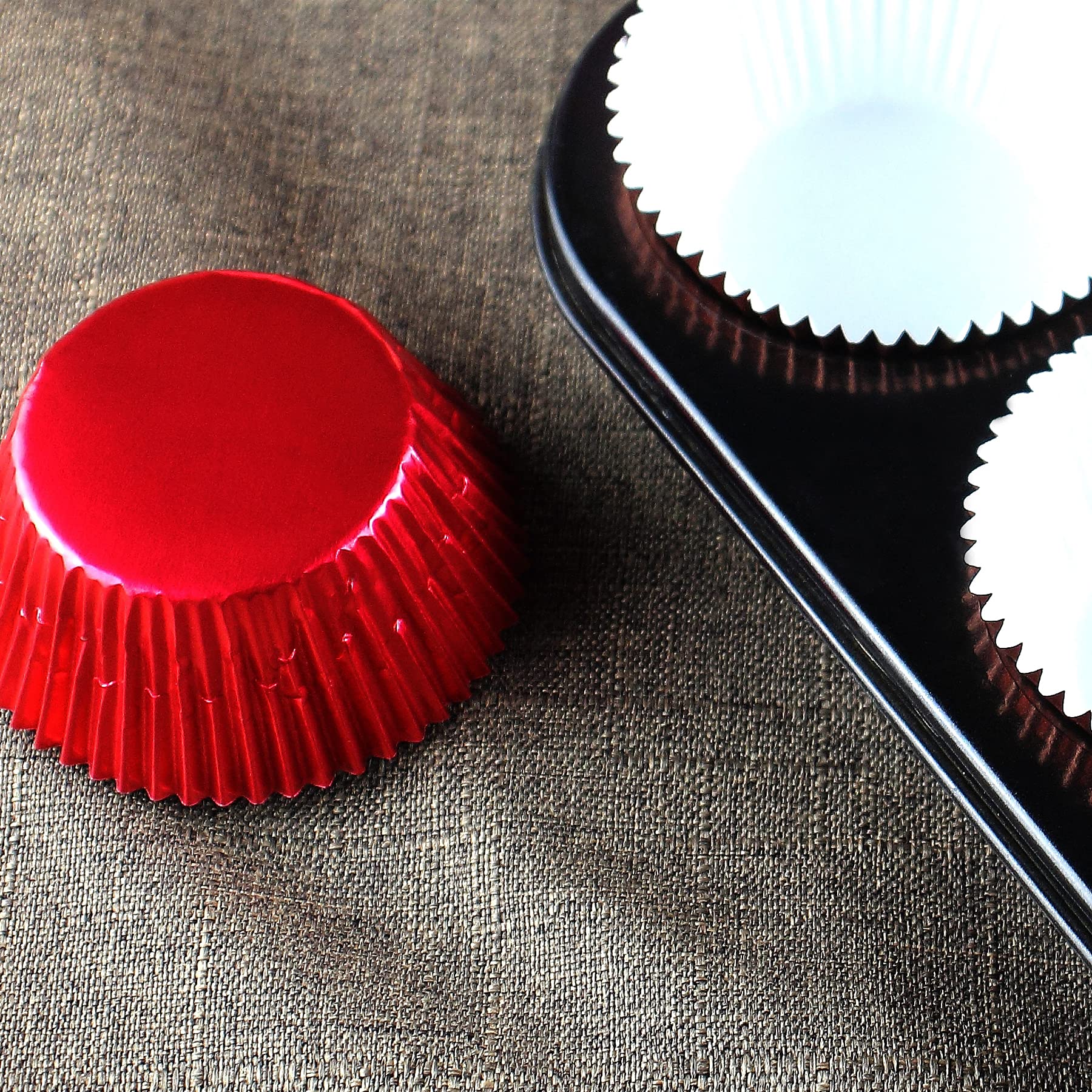 Premium Red Foil Cupcake Liners - 200 Pack Baking Cups for Muffins, Cupcakes & Party Desserts | Standard Size, Disposable & Greaseproof | Perfect for Birthday Parties, Baby Showers & Holiday Baking