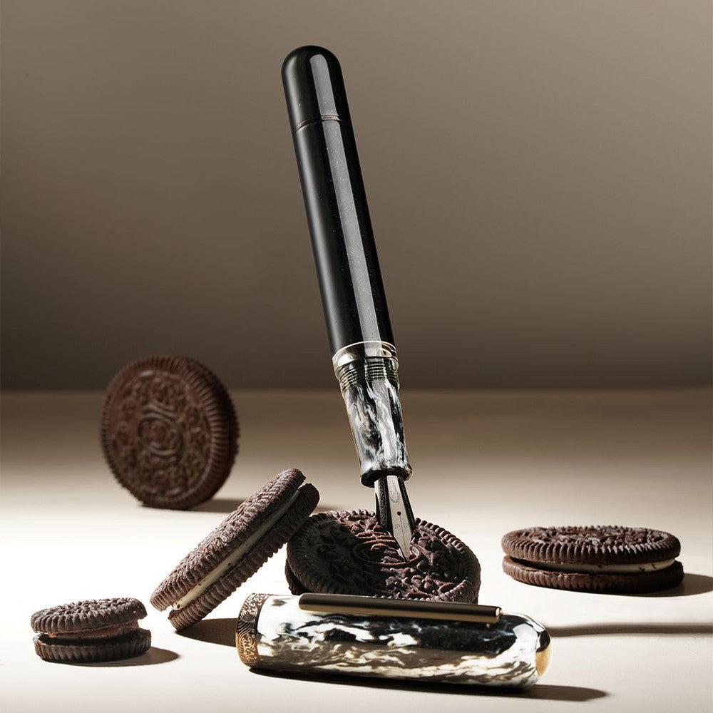 Nahvalur (Narwhal) Voyage Cookies and Cream Fountain Pen - Premium Writing Instrument for Calligraphy, Journaling & Gift Giving