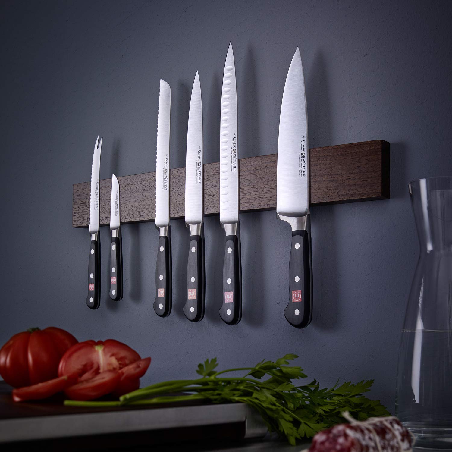 Wusthof Classic 8-Inch High Carbon Stainless Steel Bread Knife - Professional Kitchen Knife for Slicing Bread, Baguettes, Cakes & Pastries - Perfect for Home Bakers & Professional Chefs
