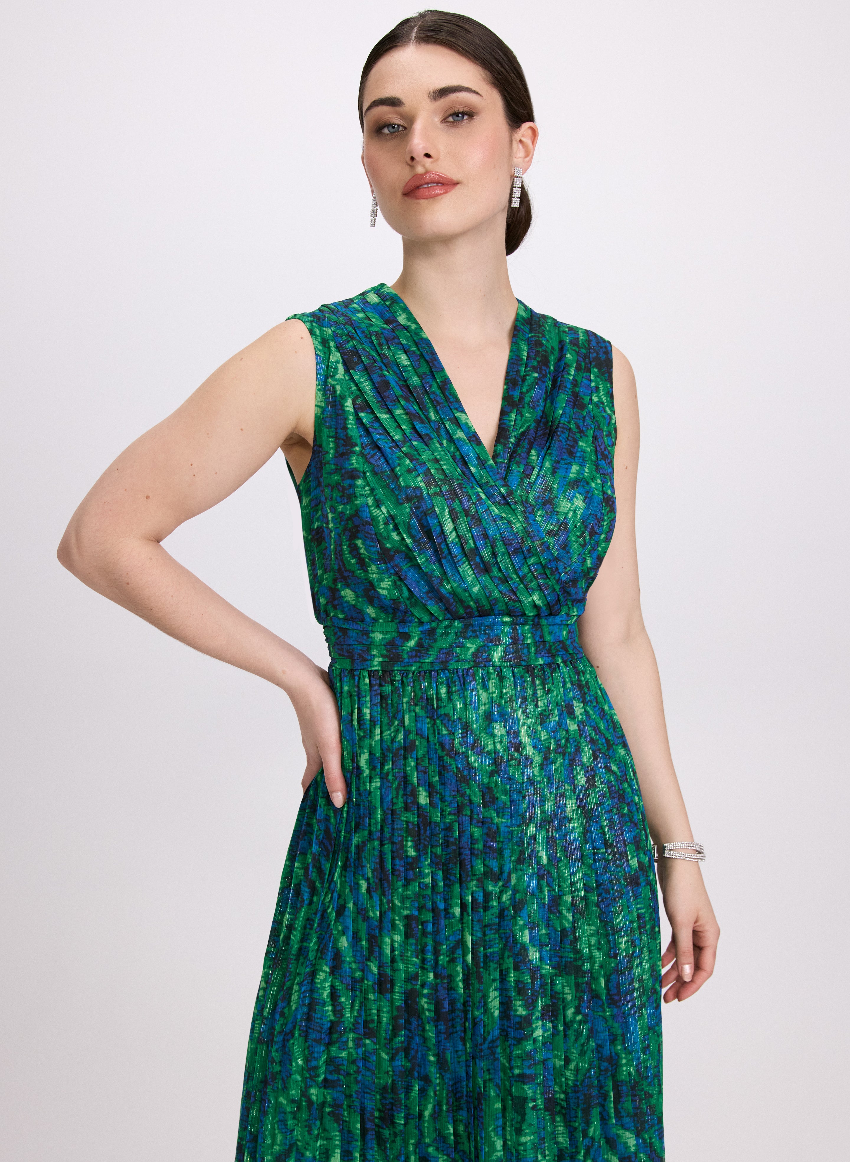 Elegant Chiffon Abstract Print Dress for Women - Flowy Summer Maxi Dress for Beach, Party & Casual Wear