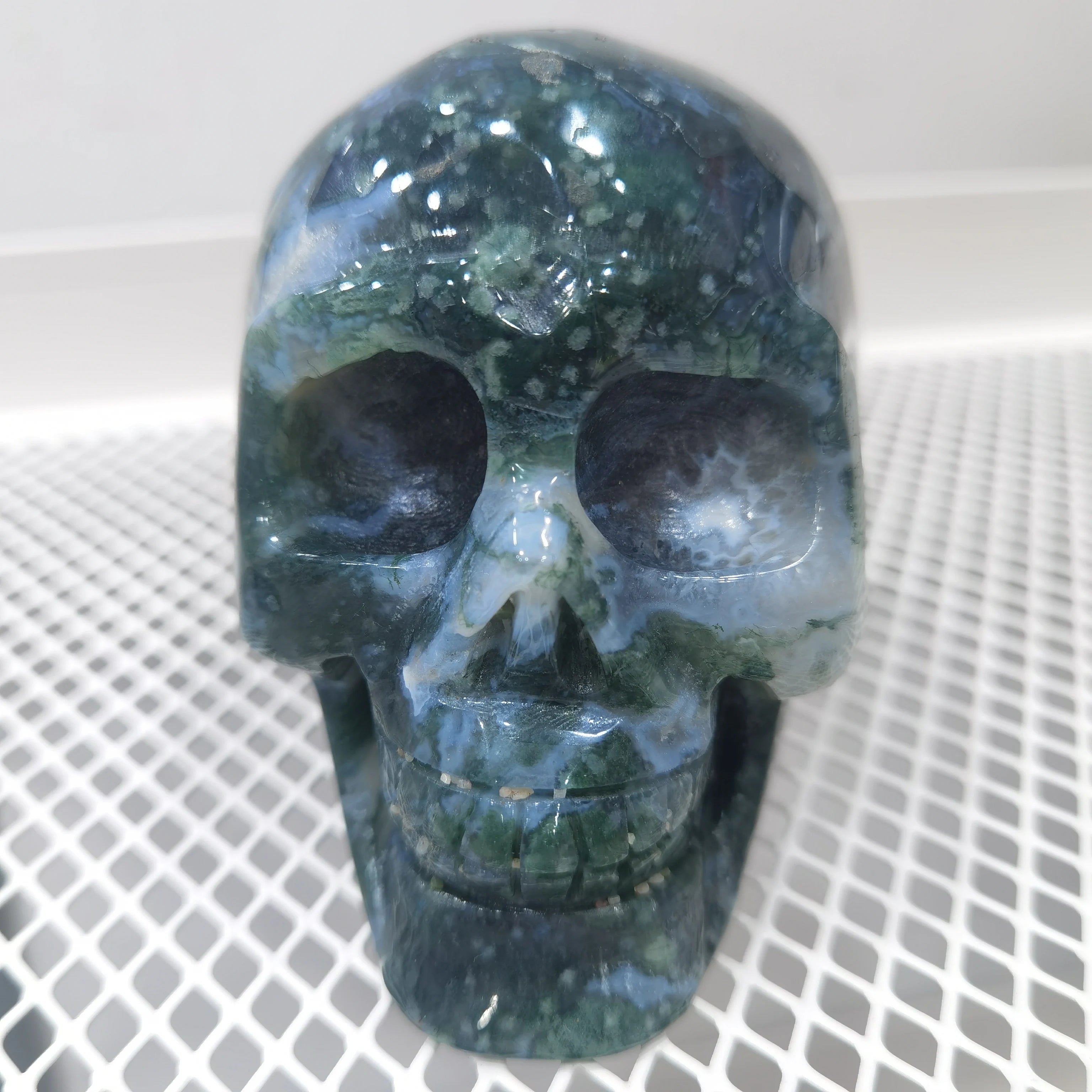 Natural Water Grass Agate Hand Carved Skull Crystal - Healing Stone for Energy Balance, Home & Office Decor, Unique Mineral Craft Gift - Perfect for Meditation Spaces, Yoga Rooms & Spiritual Altars