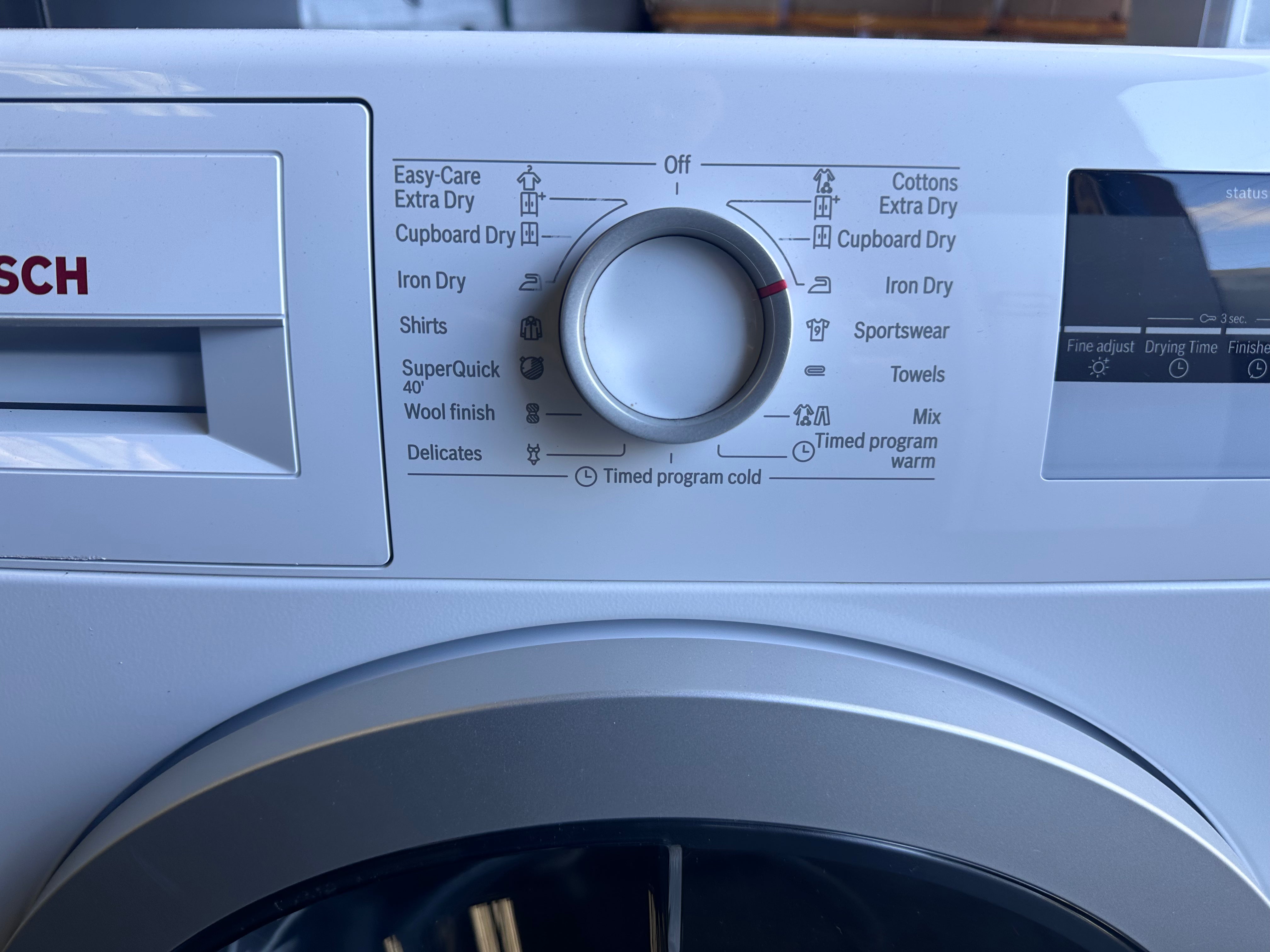 Refurbished Bosch Serie 4 8kg Heat Pump Dryer - Energy Efficient, Made in Europe | Perfect for Small Apartments & Eco-Friendly Laundry Rooms