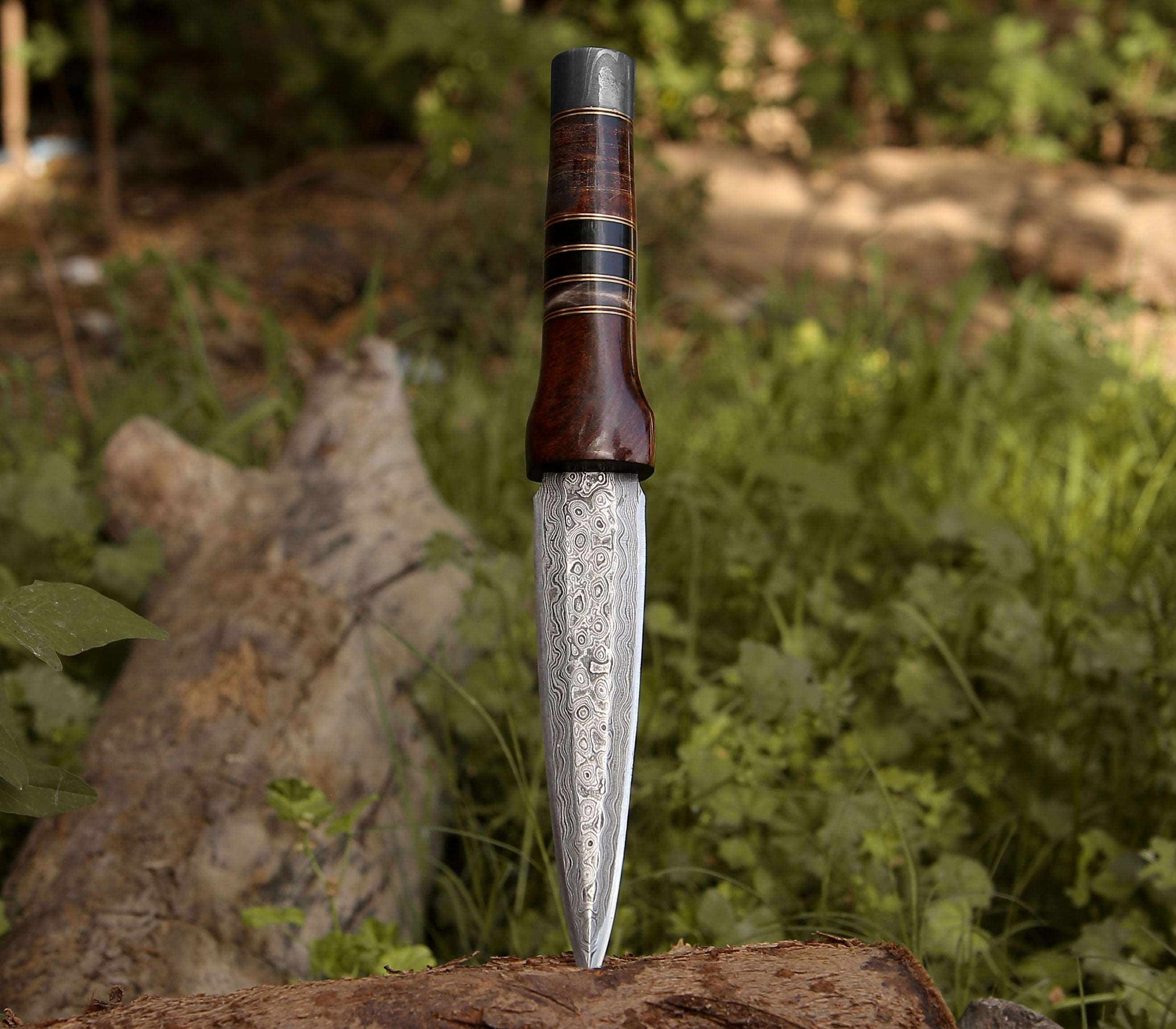 Handmade Damascus Steel Dagger with Leather Sheath - Tactical Knife for Outdoor Survival, Hunting & Camping Gear | Collector's Edition Combat Knife