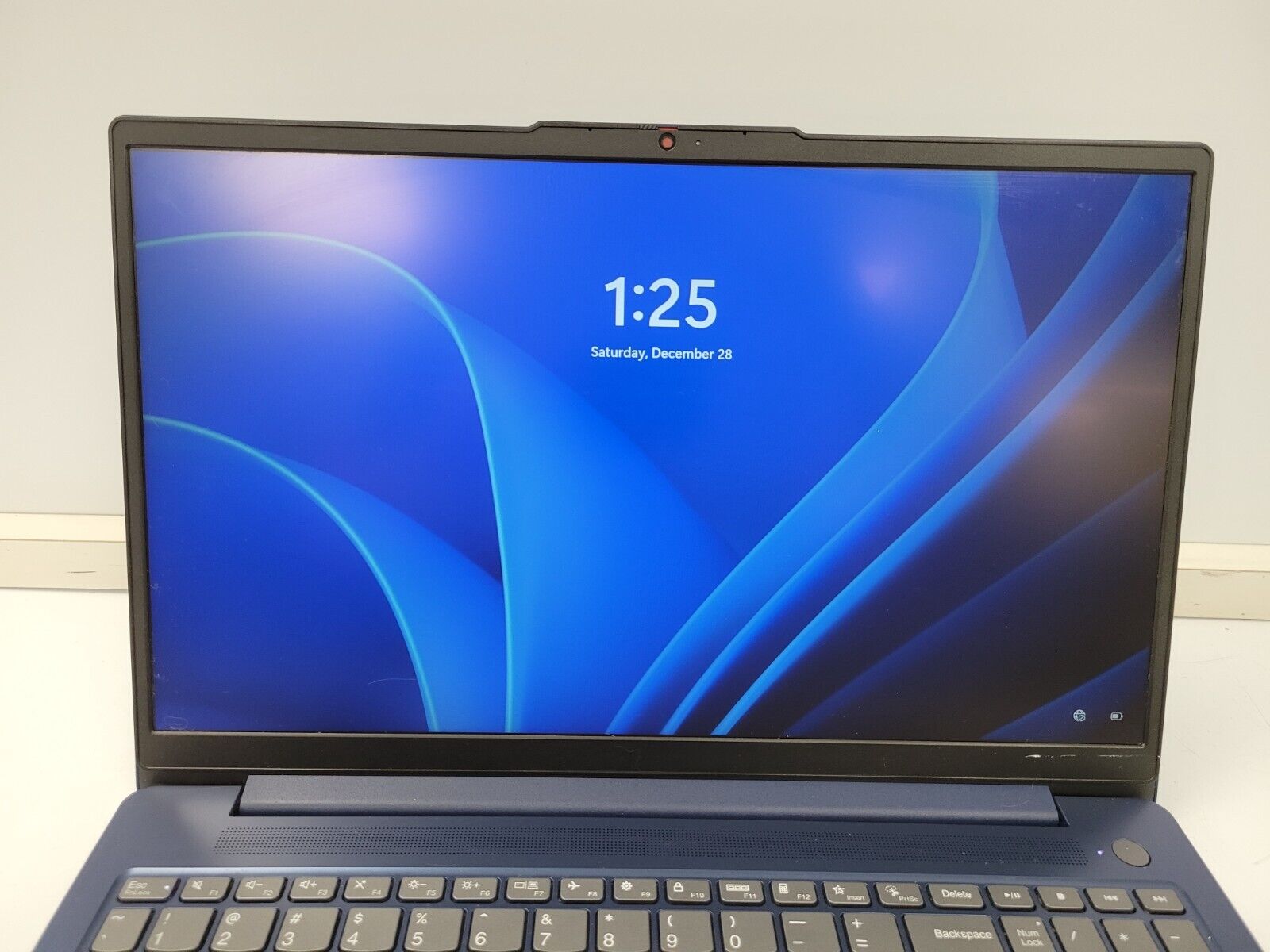 Lenovo IdeaPad Laptop - Lightweight & Powerful 15.6