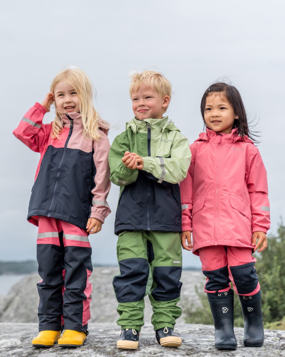 Didriksons Kids' Pilvi Pants - Waterproof & Windproof Outdoor Pants for Boys & Girls - Perfect for Hiking, Camping & Winter Play