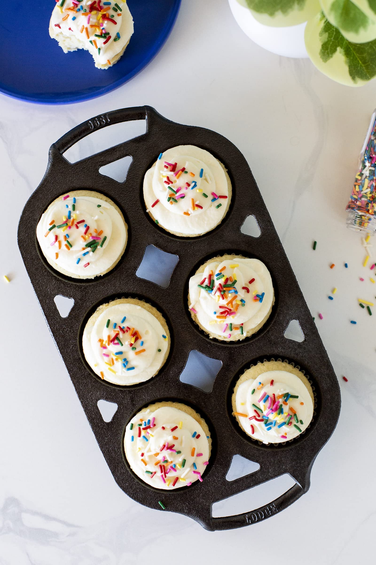 Lodge Cast Iron 2-Piece Muffin Pan Set - Premium Non-Stick Baking Pans for Cupcakes, Cornbread & Muffins - Perfect for Home Baking, Holiday Treats & Party Desserts
