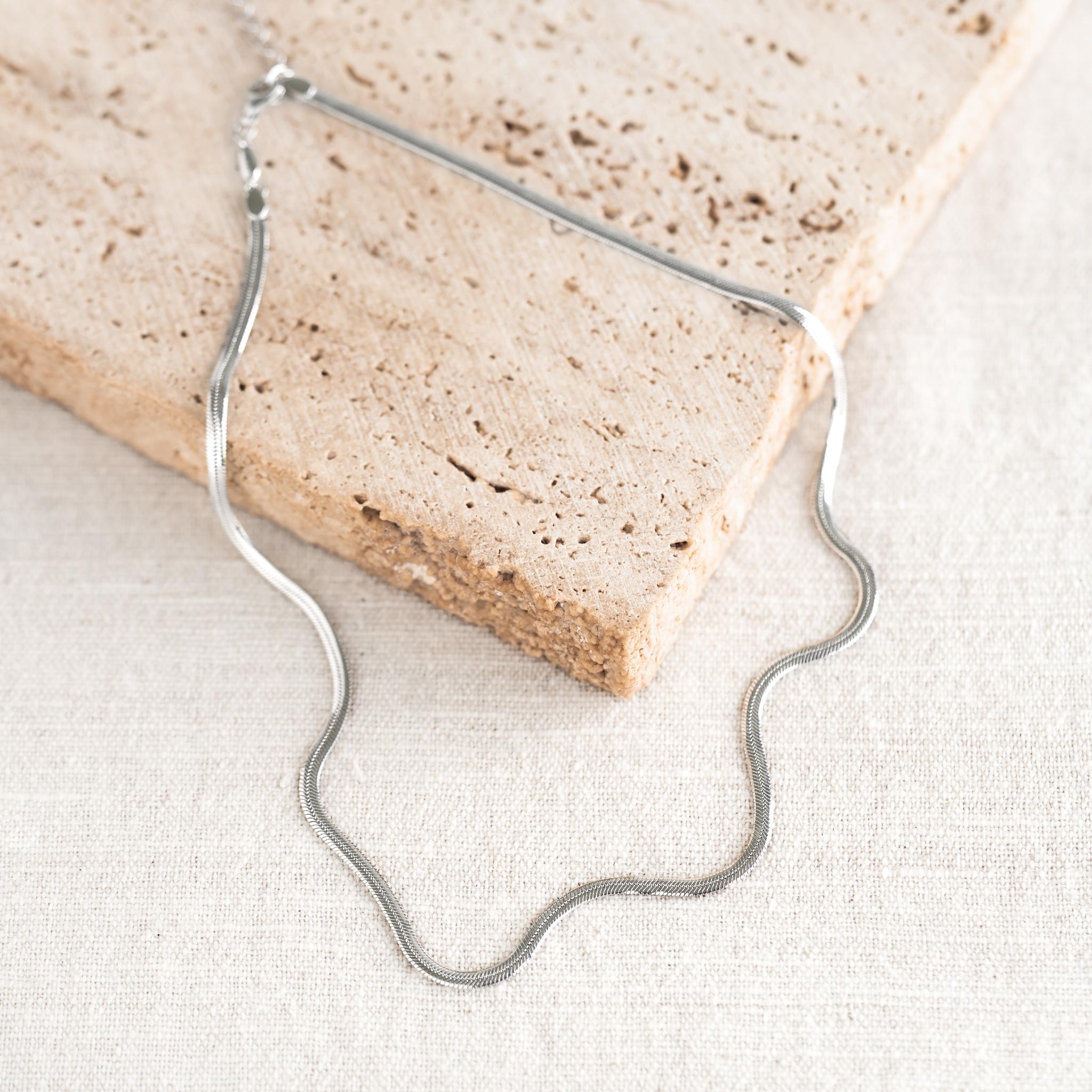 Elegant Silver Snake Chain Necklace for Women - Dainty & Hypoallergenic Jewelry Gift for Her - Perfect for Everyday Wear, Date Nights & Special Occasions