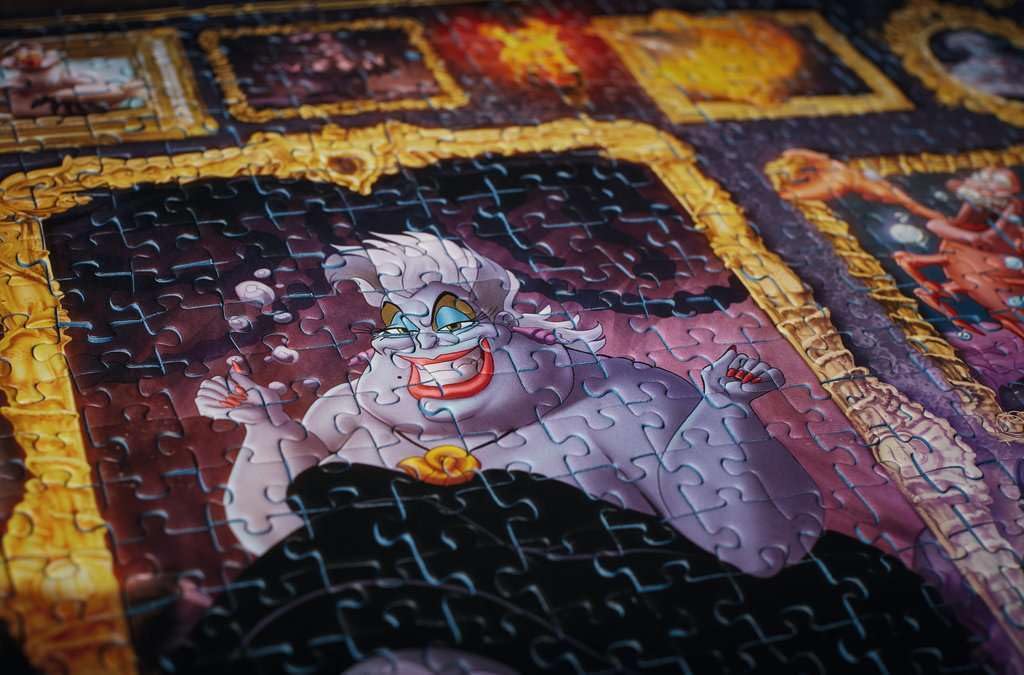 Ravensburger Disney Villainous Ursula 1000-Piece Adult Jigsaw Puzzle - 15027 | Perfect for Family Game Nights, Disney Fans & Puzzle Enthusiasts