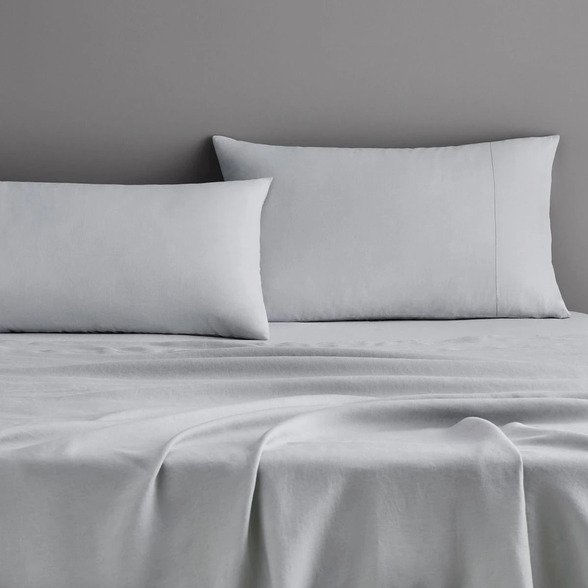 Sheridan Abbotson Silver Linen Fitted Sheet - Premium Soft Bedding for Queen Size Mattress - Perfect for Guest Rooms, Hotels & Luxurious Home Decor