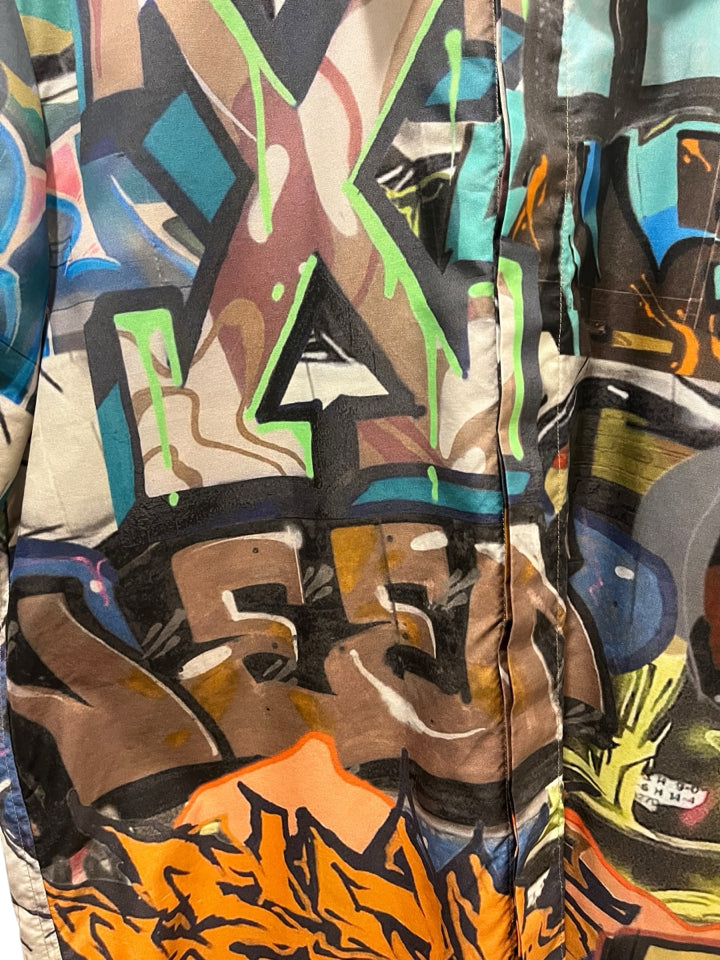 Off White x Neen Grafiti Print Short Sleeve Button Up Shirt for Men - Size L | Stylish Streetwear & Casual Wear for Summer Outfits & Urban Fashion