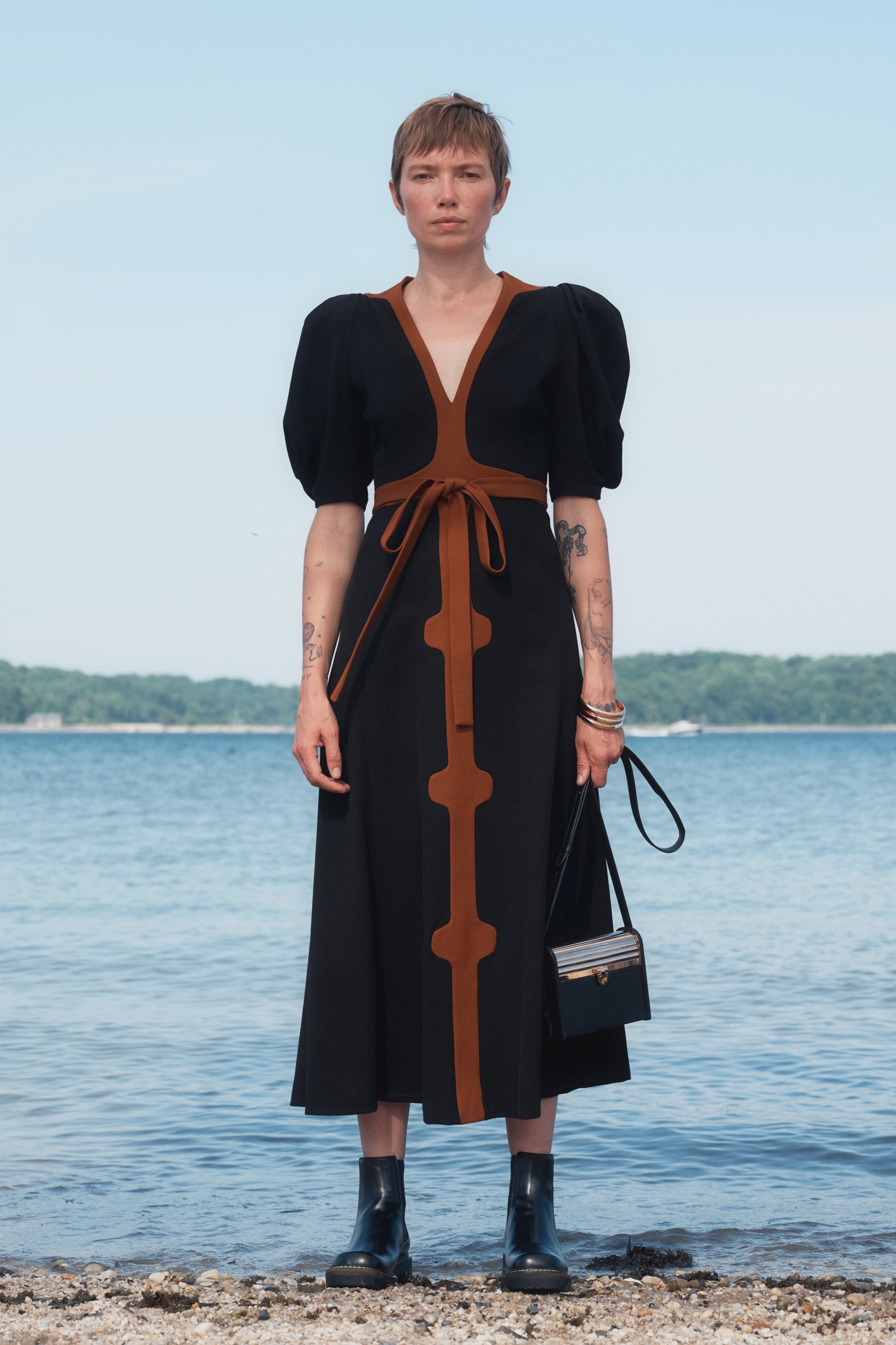 Resort 22 | Look 31 - Stylish Women's Summer Outfit for Beach Vacation & Tropical Getaways