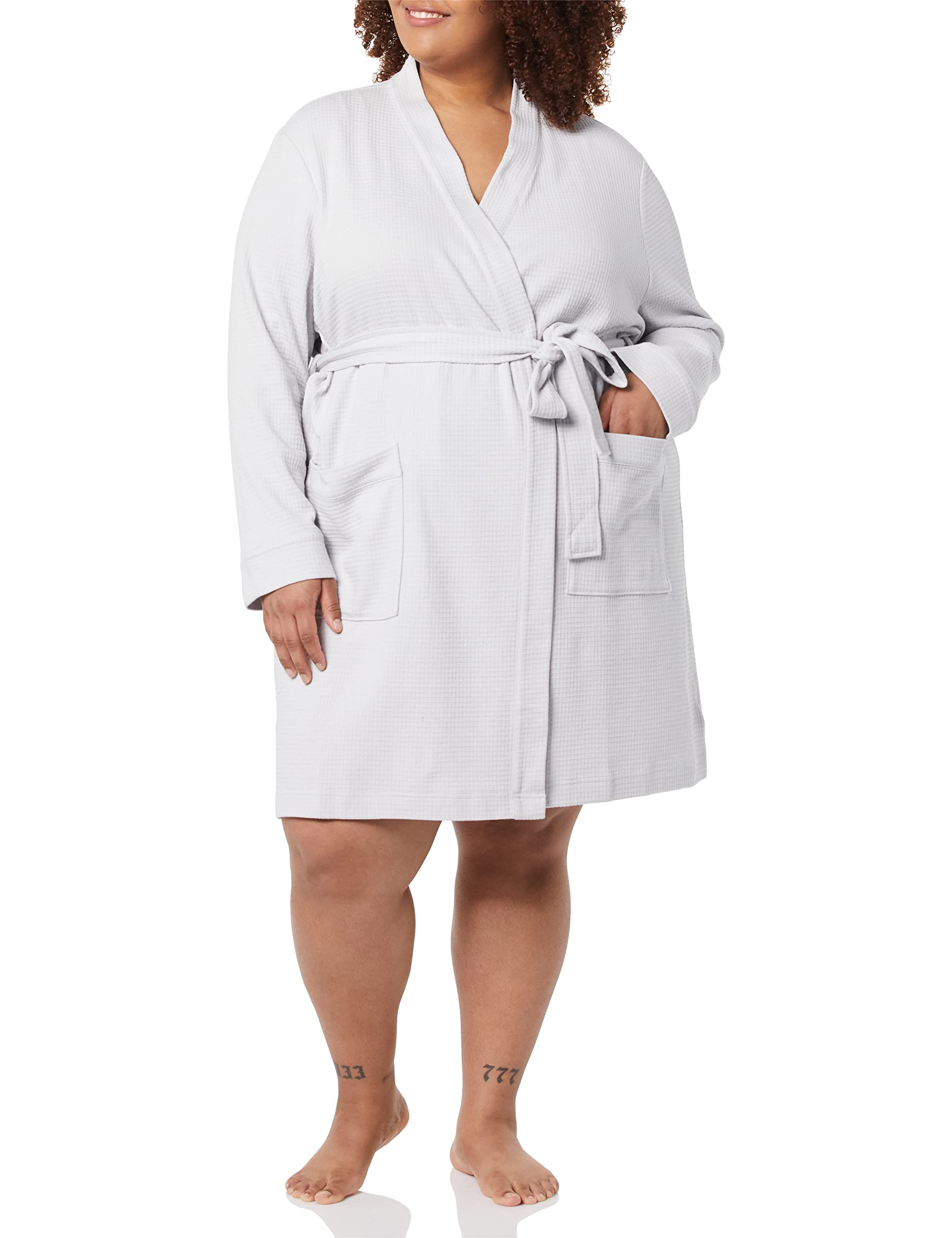 Amazon Essentials Women's Lightweight Waffle Mid-Length Robe - Soft & Comfortable Bathrobe for Women (Plus Size Available) - Perfect for Spa, Lounging & Relaxation at Home