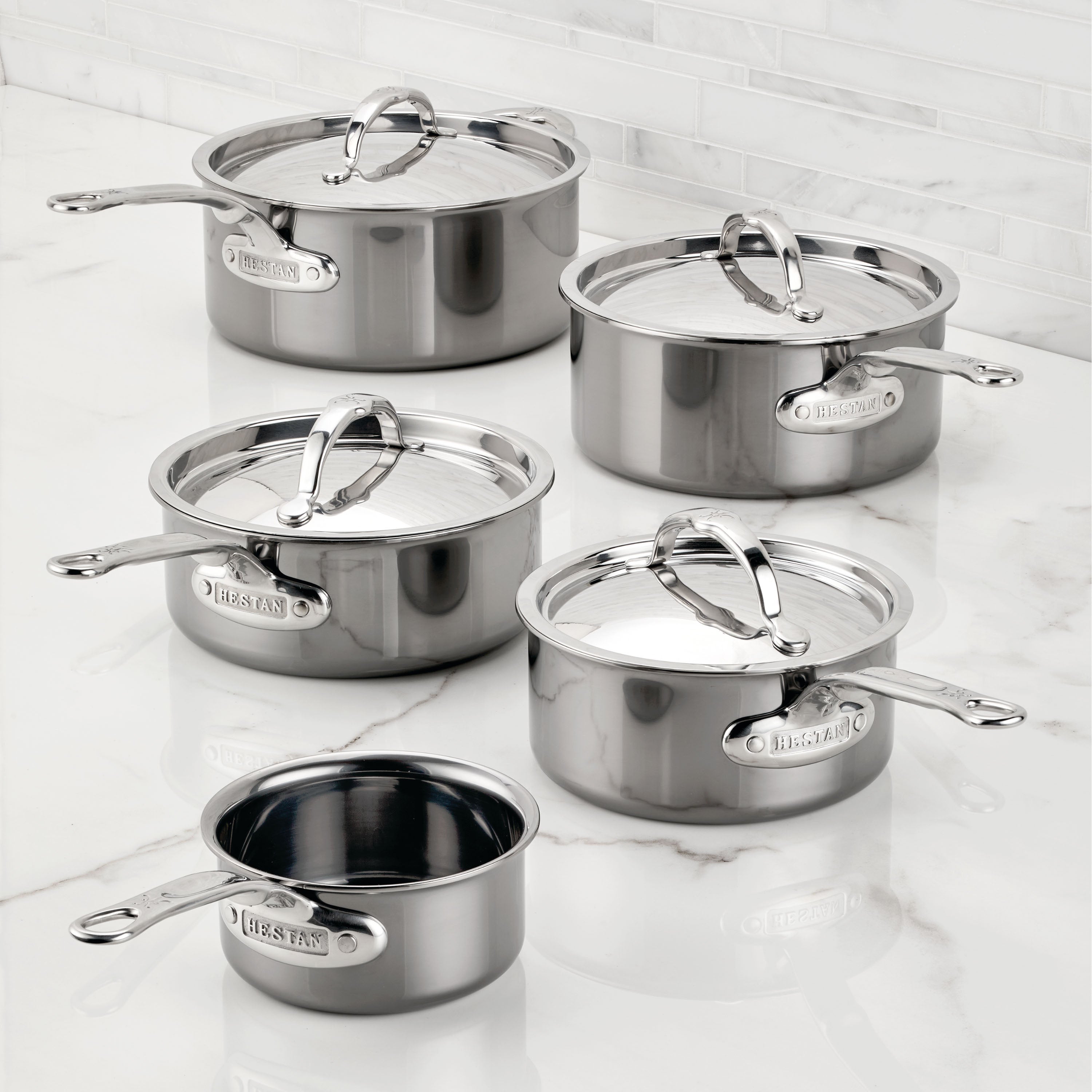 Hestan Nanobond Nonstick Covered Saucepan with Helper Handle - 4.0 Quart (22cm) - Premium Cookware for Induction, Gas & Electric Stoves - Perfect for Sauces, Soups & Slow Cooking